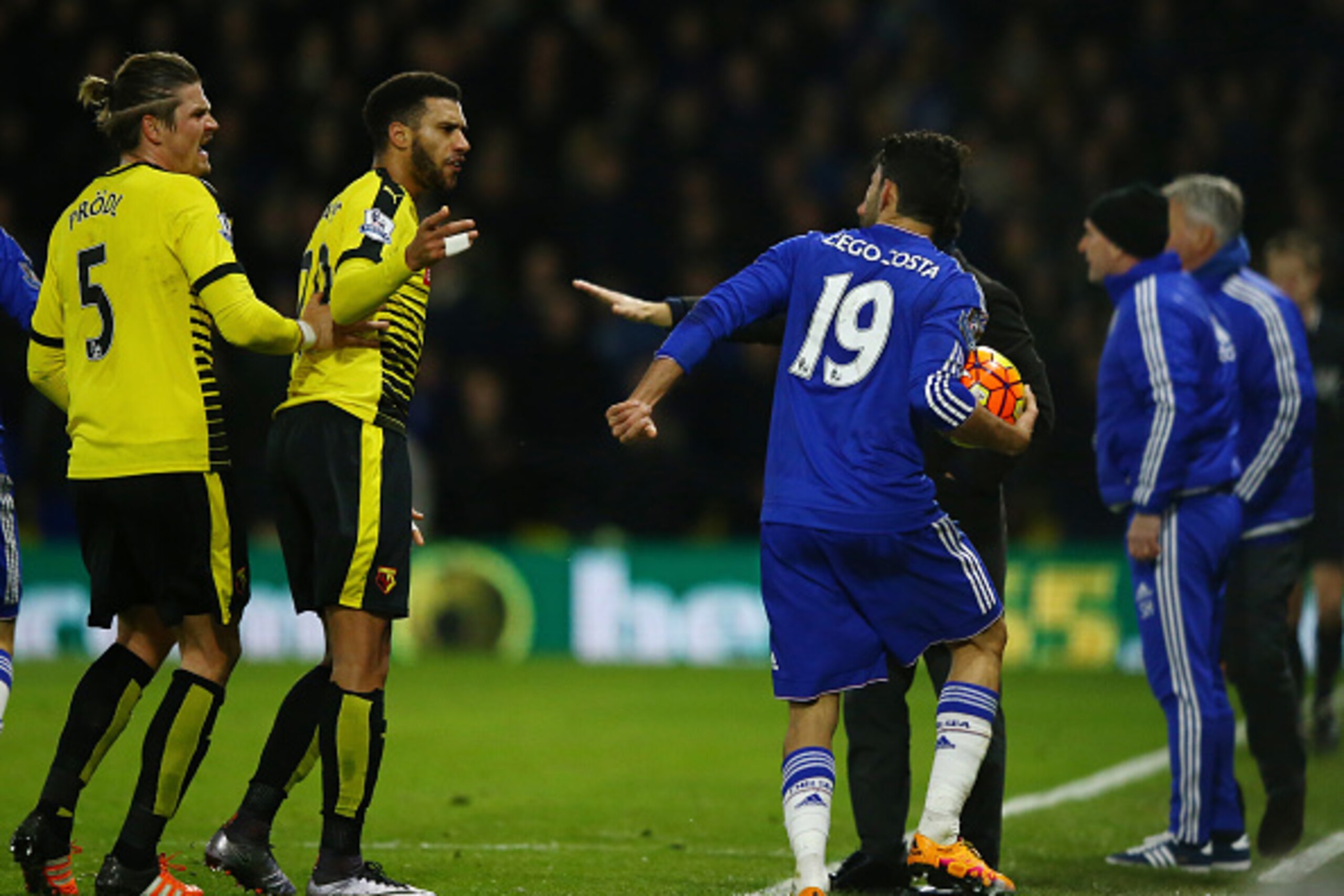 WATFORD, ENGLAND - FEBRUARY 03: Etienne Capoue of Watford clashes with Diego Costa of Chelsea during the Barclays Premier League match between Watford and Chelsea at Vicarage Road on February 3, 2016 in Watford, England. (Photo by Richard Heathcote/Gett WATFORD, ENGLAND - FEBRUARY 03: Etienne Capoue of Watford clashes with Diego Costa of Chelsea during the Barclays Premier League match between Watford and Chelsea at Vicarage Road on February 3, 2016 in Watford, England. (Photo by Richard Heathcote/Gett