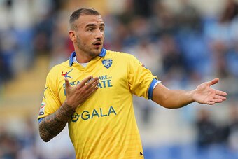ROME, ITALY - OCTOBER 04:  Leonardo Blanchard of Frosinone Calcio reacts during the Serie A match between SS Lazio and Frosinone Calcio at Stadio Olimpico on October 4, 2015 in Rome, Italy.  (Photo by Paolo Bruno/Getty Images)