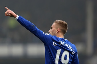 LIVERPOOL, ENGLAND - NOVEMBER 01:  Gerard Deulofeu of Everton celebrates after scoring a goal to make it 1-0 during the Barclays Premier League match between Everton and Sunderland at Goodison Park on November 1, 2015 in Liverpool, England.  (Photo by Mat