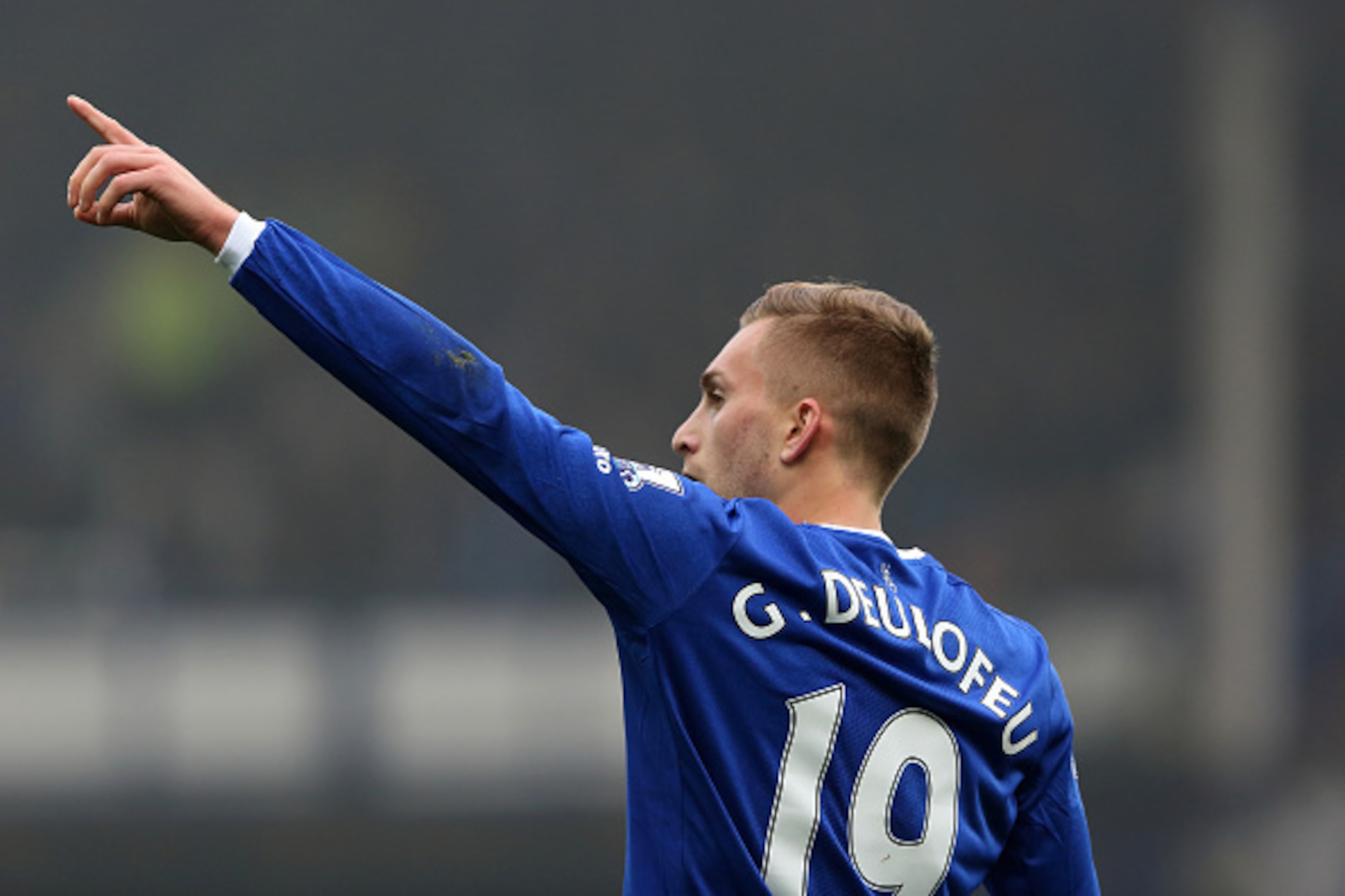 LIVERPOOL, ENGLAND - NOVEMBER 01:  Gerard Deulofeu of Everton celebrates after scoring a goal to make it 1-0 during the Barclays Premier League match between Everton and Sunderland at Goodison Park on November 1, 2015 in Liverpool, England.  (Photo by Mat