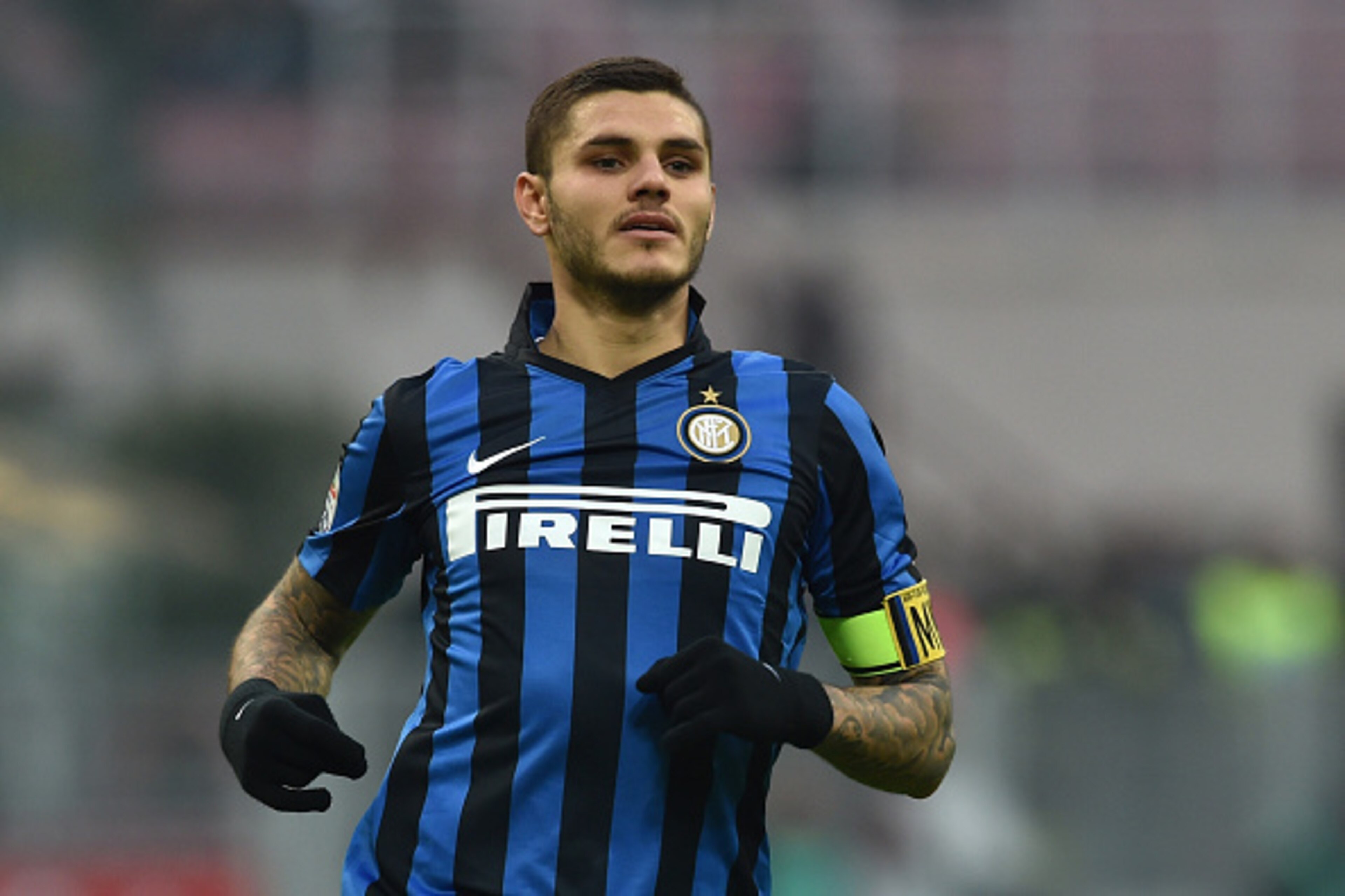 MILAN, ITALY - JANUARY 24:  Mauro Icardi of FC Internazionale Milano looks on during the Serie A match between FC Internazionale Milano and Carpi FC at Stadio Giuseppe Meazza on January 24, 2016 in Milan, Italy.  (Photo by Valerio Pennicino/Getty Images)