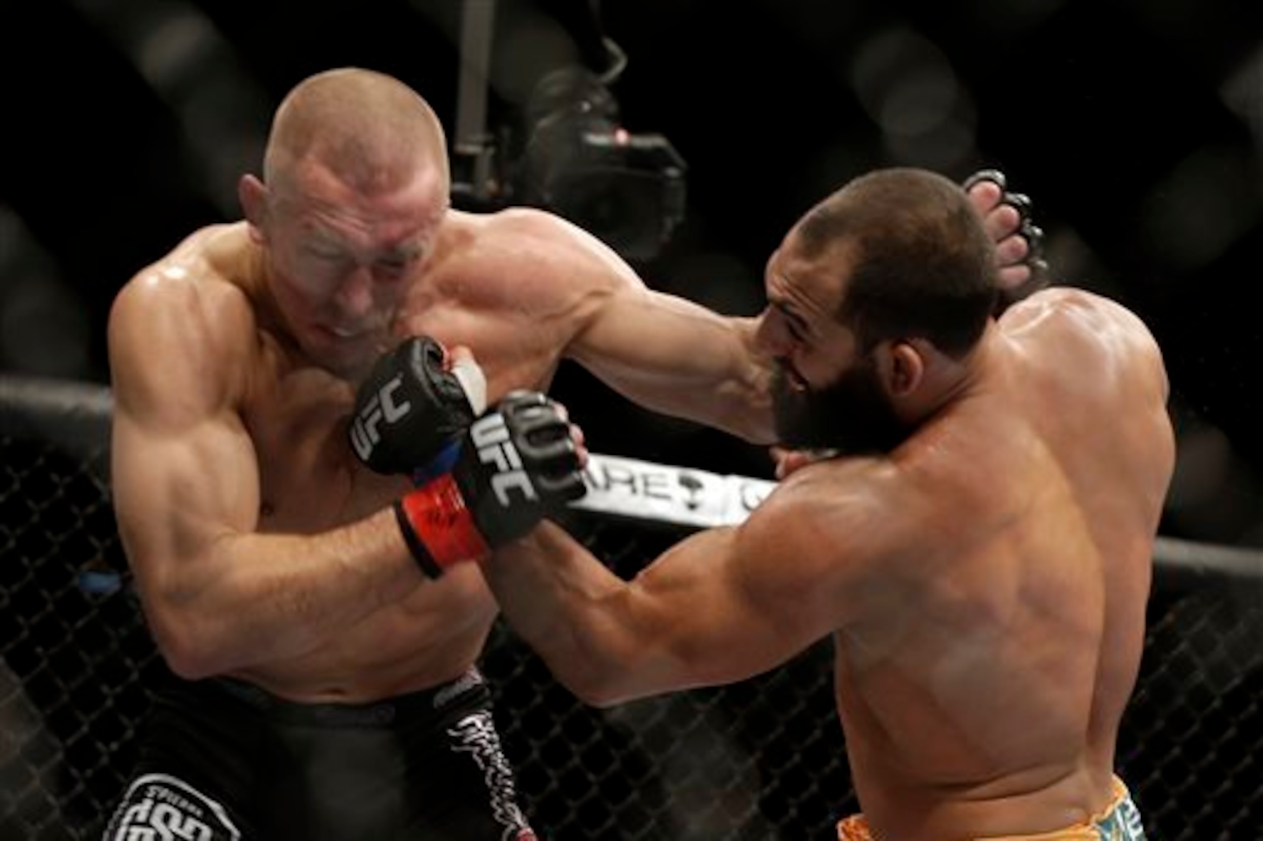 Hendricks vs. St-Pierre at UFC 167.
