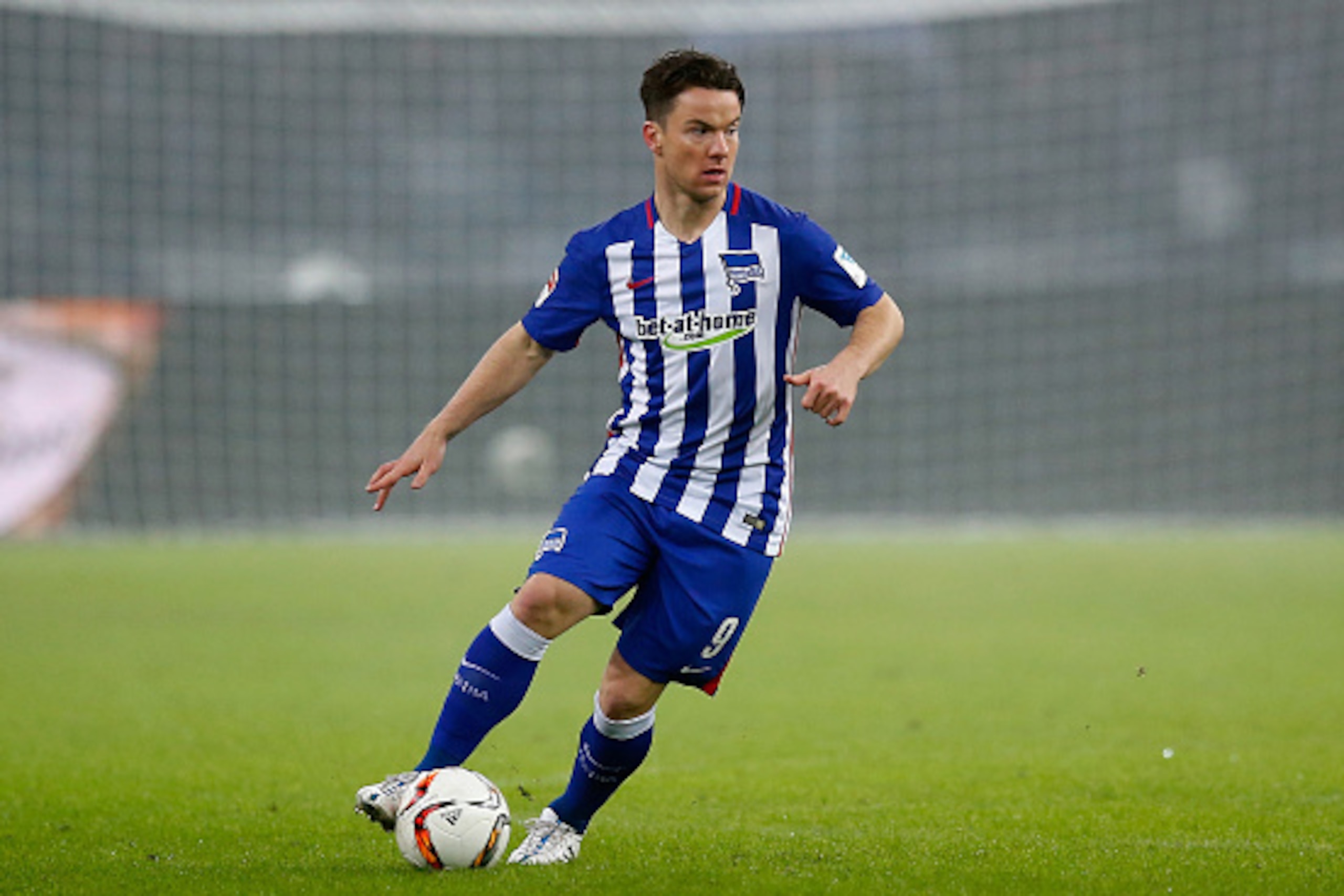 BERLIN, GERMANY - JANUARY 23:  Alexander Baumjohann of Berlin runs with the ball during the Bundesliga match between Hertha BSC and FC Augsburg at Olympiastadion on January 23, 2016 in Berlin, Germany.  (Photo by Boris Streubel/Getty Images)
