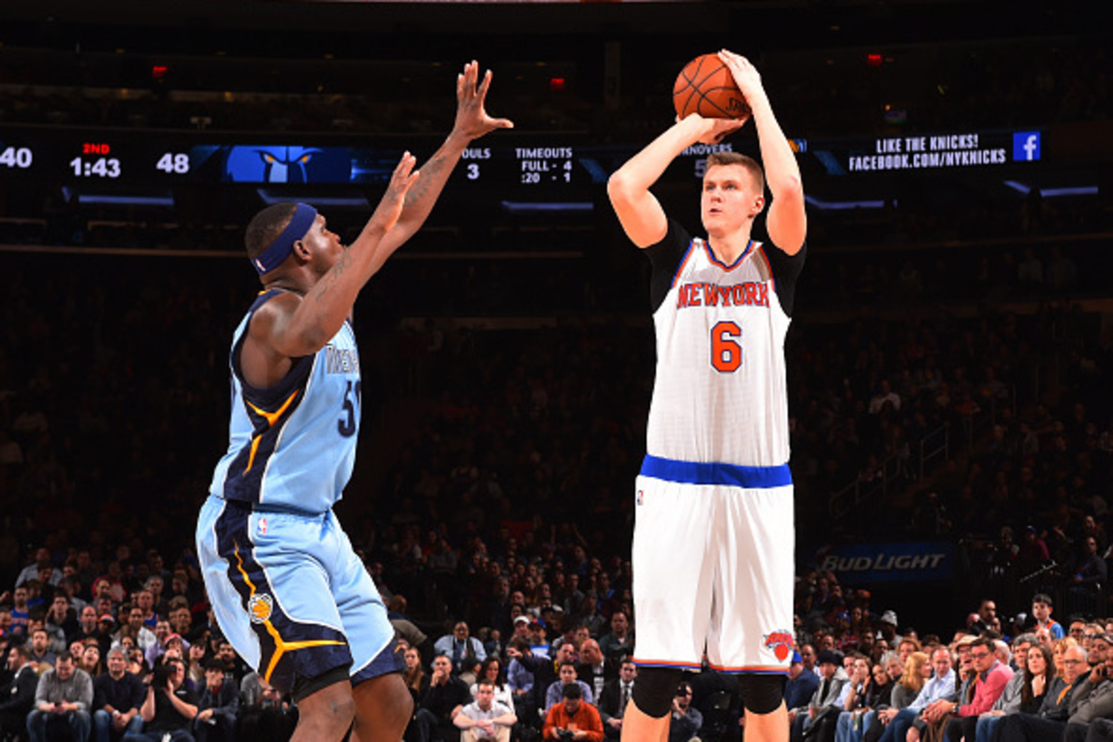 NEW YORK,NY - FEBRUARY 5: Kristaps Porzingis #6 of the New York Knicks shoots the ball against the Memphis Grizzlies at Madison Square Garden on February 5, 2016 in New York,New York NOTE TO USER: User expressly acknowledges and agrees that, by downloadin NEW YORK,NY - FEBRUARY 5: Kristaps Porzingis #6 of the New York Knicks shoots the ball against the Memphis Grizzlies at Madison Square Garden on February 5, 2016 in New York,New York NOTE TO USER: User expressly acknowledges and agrees that, by downloadin