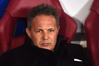 TURIN, ITALY - JANUARY 26:  AC Milan head coach Sinisa Mihajlovic looks on during the TIM Cup match between US Alessandria and AC Milan at Olimpico Stadium on January 26, 2016 in Turin, Italy.  (Photo by Valerio Pennicino/Getty Images)