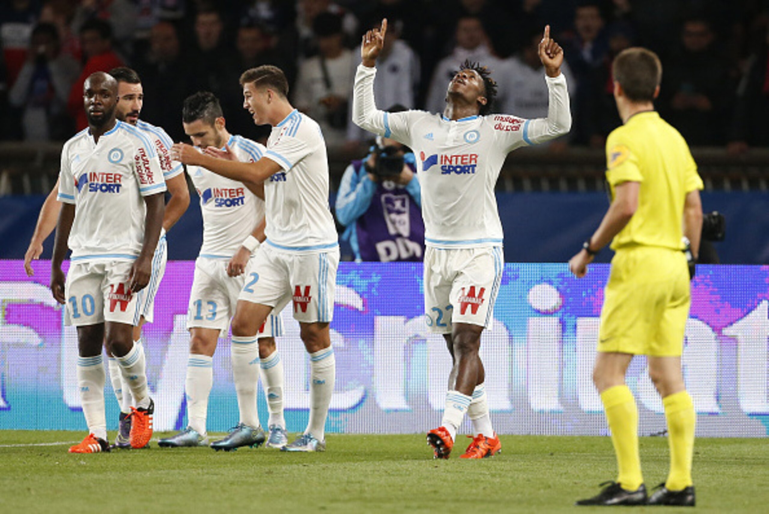 PARIS, FRANCE - OCTOBER 4: Michy Batshuayi of OM celebrates his goal during the French Ligue 1 match between Paris Saint-Germain FC (PSG) and Olympique de Marseille at Parc des Princes stadium on October 4, 2015 in Paris, France. (Photo by Jean Catuffe/Ge
