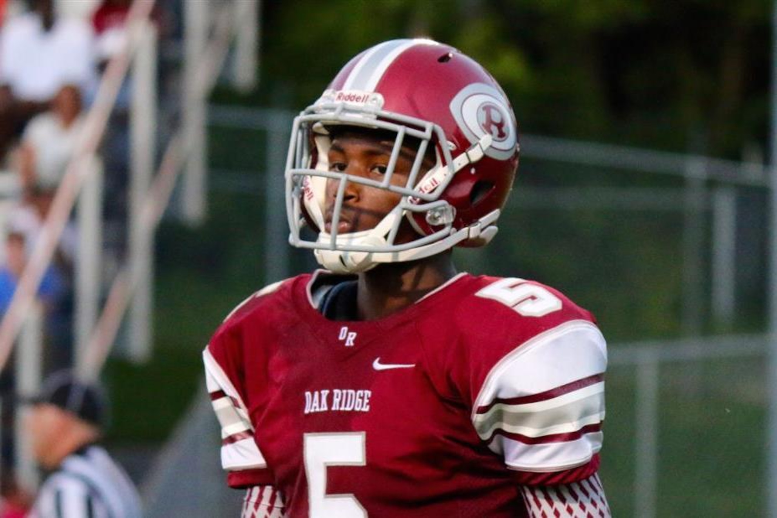 Oak Ridge (Tenn.) wide receiver Tee Higgins decommitted from Tennessee on the day after national signing day.