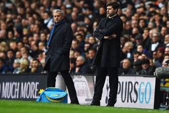 LONDON, ENGLAND - NOVEMBER 29:  Jose Mourinho manager of Chelsea (L) and Mauricio Pochettino manager of Tottenham Hotspur look on during the Barclays Premier League match between Tottenham Hotspur and Chelsea at White Hart Lane on November 29, 2015 in Lon