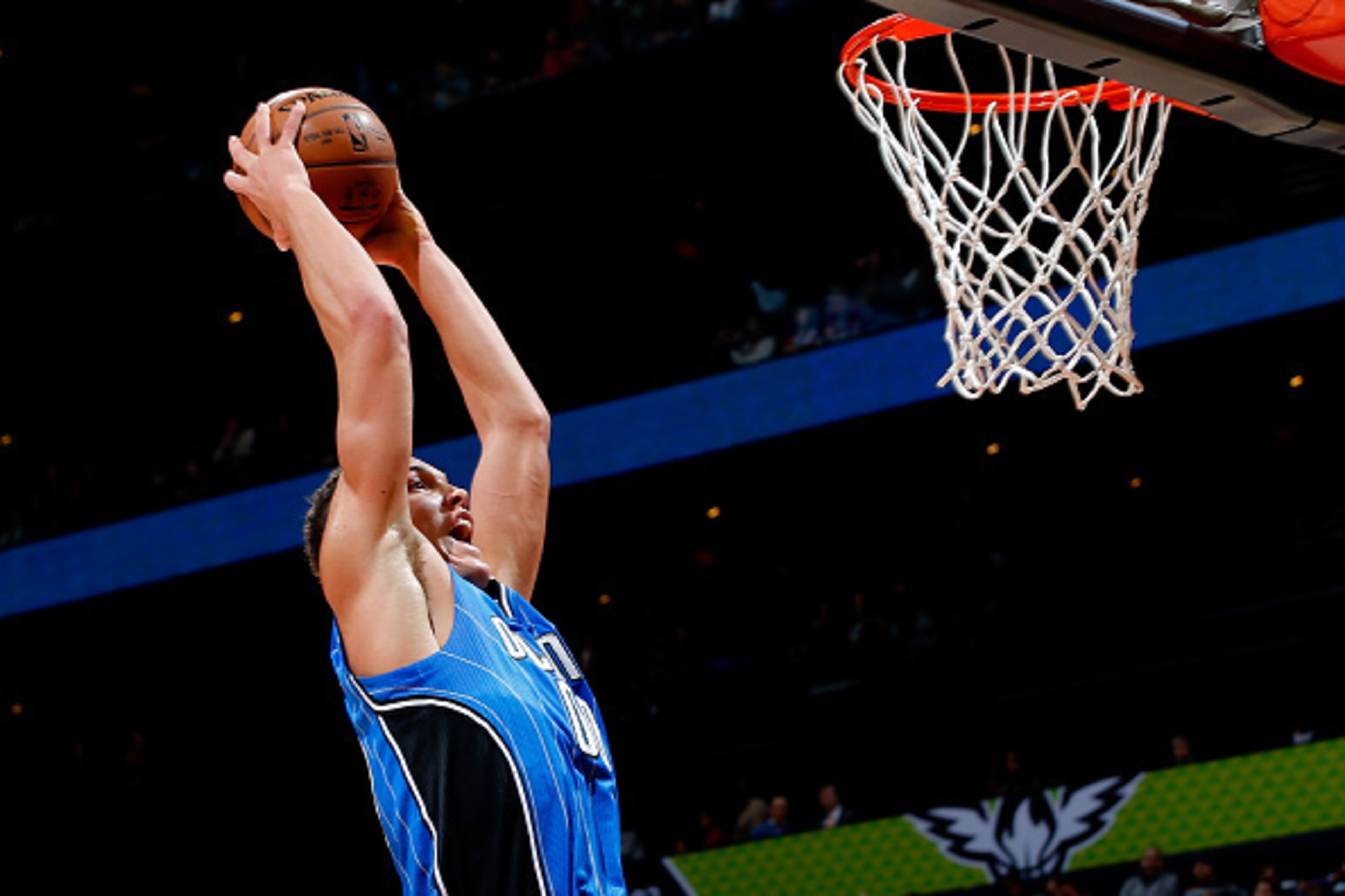 ATLANTA, GA - JANUARY 18:  Aaron Gordon #00 of the Orlando Magic dunks against the Atlanta Hawks at Philips Arena on January 18, 2016 in Atlanta, Georgia.  NOTE TO USER User expressly acknowledges and agrees that, by downloading and or using this photogra