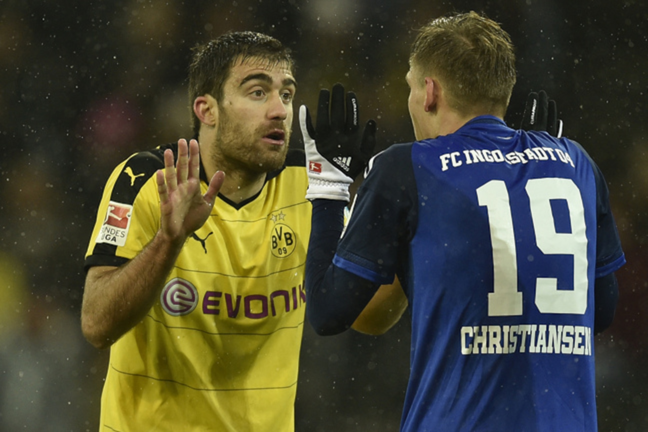 Sokratis Papastathopoulos is a solid defender but a big part of Dortmund's problems against pressing teams.