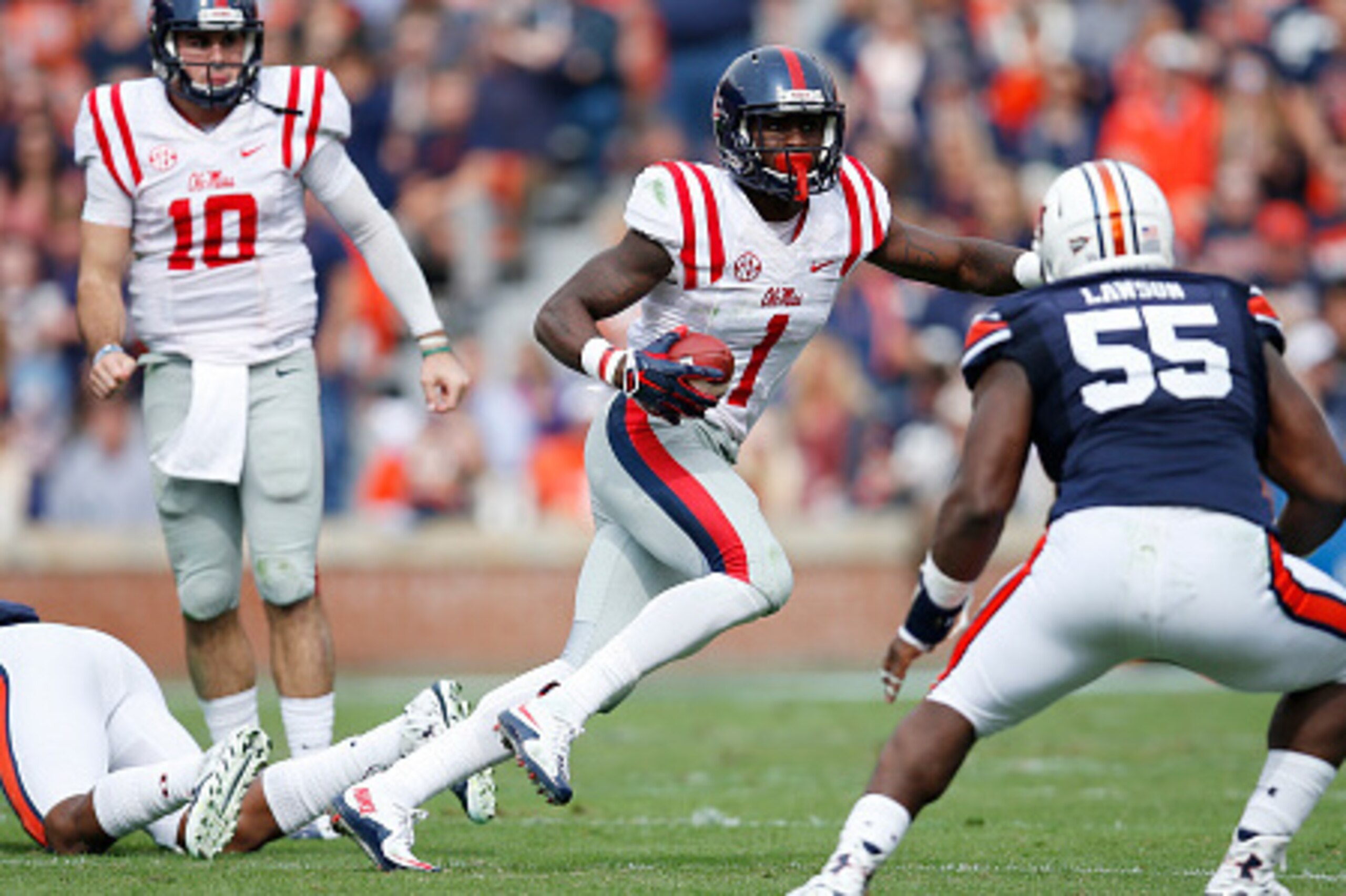 AUBURN, AL - OCTOBER 31: Laquon Treadwell #1 of the Ole Miss Rebels runs after a reception during a game against the Auburn Tigers at Jordan-Hare Stadium on October 31, 2015 in Auburn, Alabama. Ole Miss defeated Auburn 27-19. (Photo by Joe Robbins/Getty I