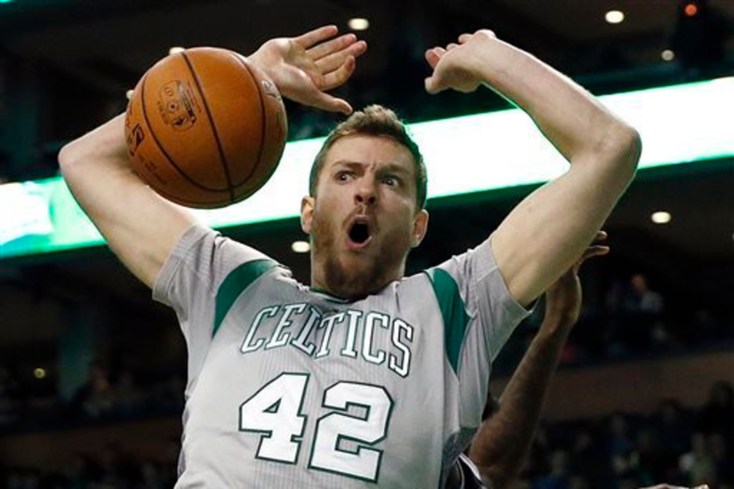 David Lee wants more minutes with a different team.