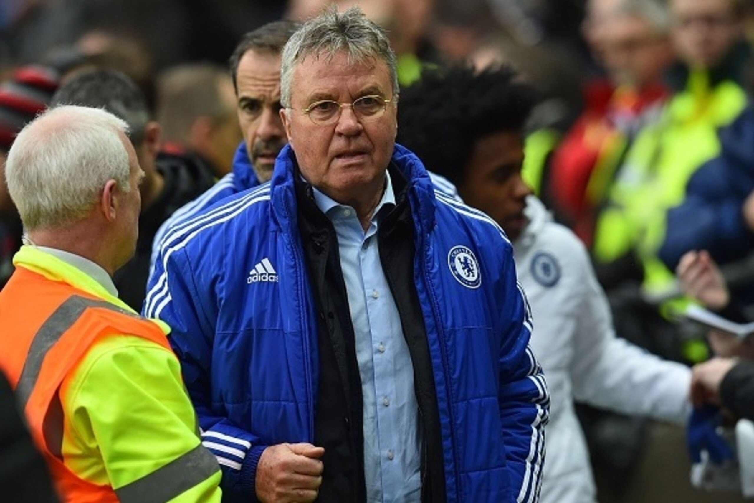 Chelsea's Dutch interim manager Guus Hiddink arrives ahead of the English FA Cup fourth round football match between MK Dons and Chelsea at Stadium MK in Milton Keynes, central England, on January 31, 2016. / AFP / BEN STANSALL / RESTRICTED TO EDITORIAL U Chelsea's Dutch interim manager Guus Hiddink arrives ahead of the English FA Cup fourth round football match between MK Dons and Chelsea at Stadium MK in Milton Keynes, central England, on January 31, 2016. / AFP / BEN STANSALL / RESTRICTED TO EDITORIAL U