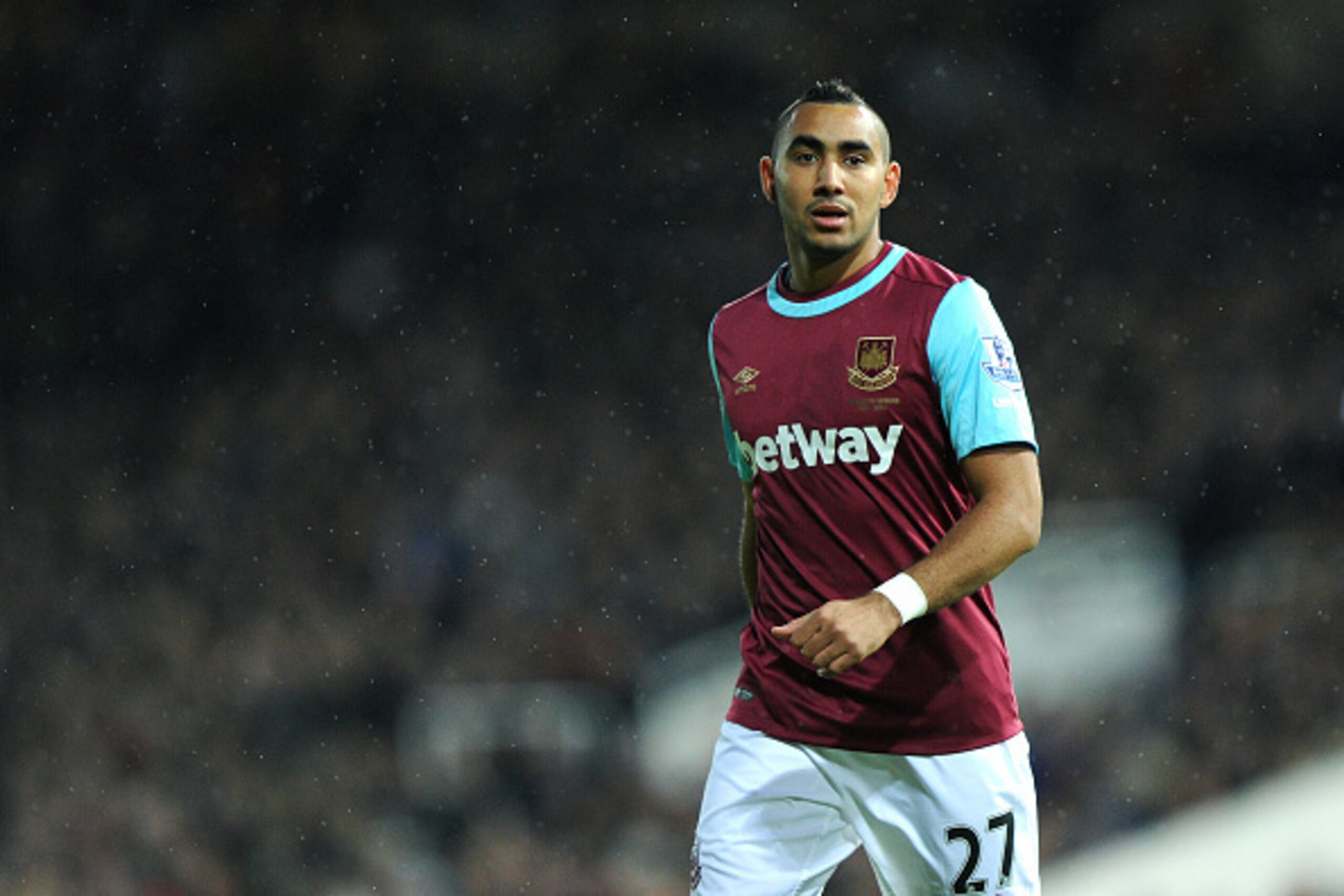 LONDON, ENGLAND - JANUARY 09: Dimitri Payet of West Ham United during The Emirates FA Cup match between West Ham United and Wolverhampton Wanderers at Boleyn Ground on January 9, 2016 in London, England. (Photo by Sam Bagnall - AMA/Getty Images) LONDON, ENGLAND - JANUARY 09: Dimitri Payet of West Ham United during The Emirates FA Cup match between West Ham United and Wolverhampton Wanderers at Boleyn Ground on January 9, 2016 in London, England. (Photo by Sam Bagnall - AMA/Getty Images)