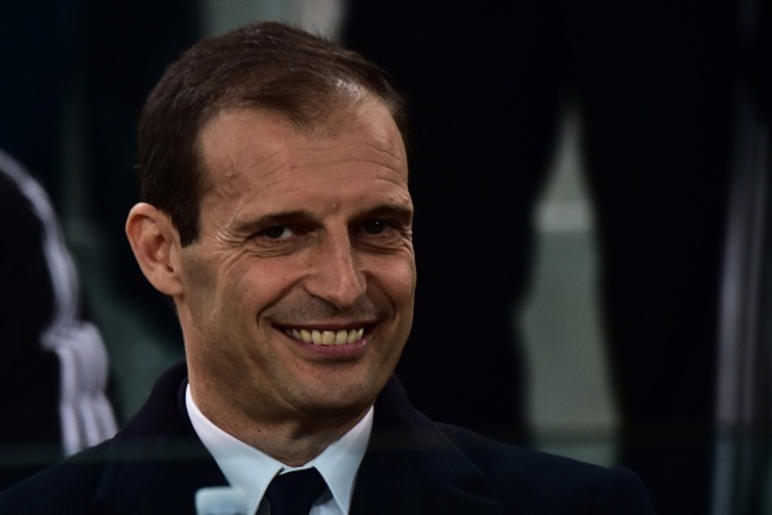 Juventus' coach from Italy Massimiliano Allegri looks on before the Italian Serie A match Juventus vs AS Roma at 'Juventus Stadium' in Turin on January 24, 2016. AFP PHOTO / GIUSEPPE CACACE / AFP / GIUSEPPE CACACE (Photo credit should read GIUSEPPE Juventus' coach from Italy Massimiliano Allegri looks on before the Italian Serie A match Juventus vs AS Roma at 'Juventus Stadium' in Turin on January 24, 2016. AFP PHOTO / GIUSEPPE CACACE / AFP / GIUSEPPE CACACE (Photo credit should read GIUSEPPE
