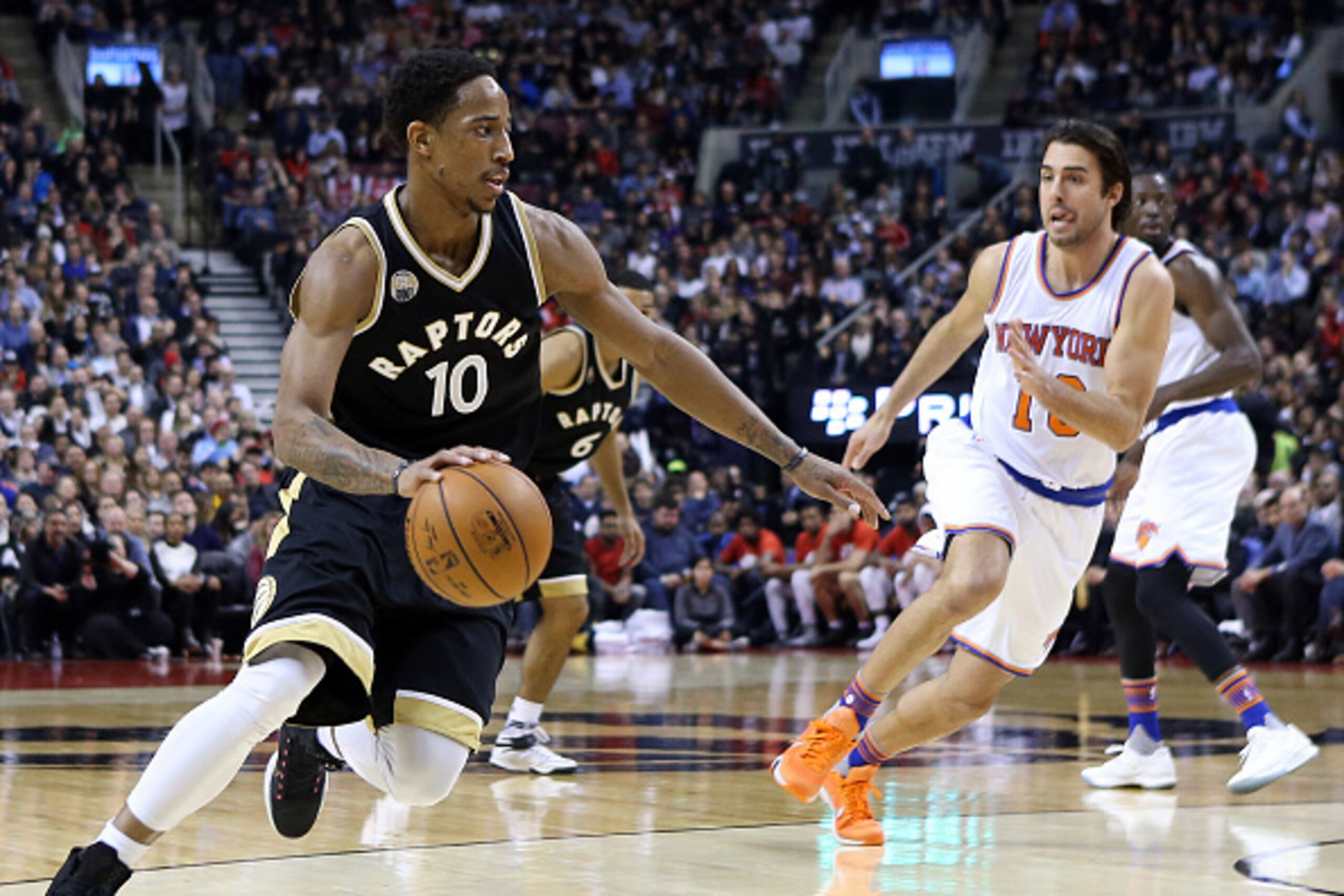 TORONTO, ON - JANUARY 28:  DeMar DeRozan #10 of the Toronto Raptors dribbles the ball during an NBA game against the New York Knicks at the Air Canada Centre on January 28, 2016 in Toronto, Ontario, Canada.  NOTE TO USER: User expressly acknowledges and a