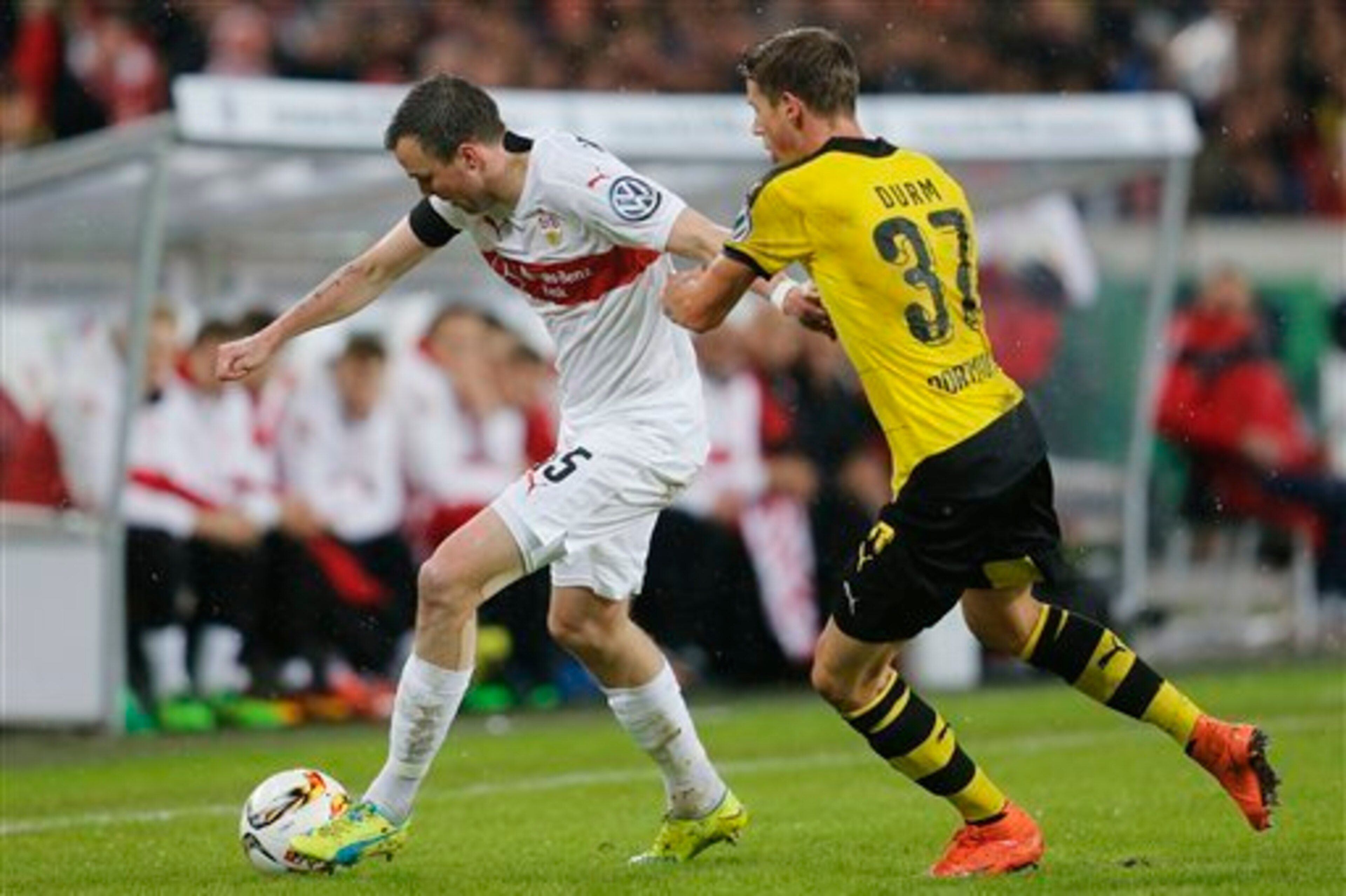 Erik Durm got the better of former team-mate Kevin Grosskreutz all evening long.