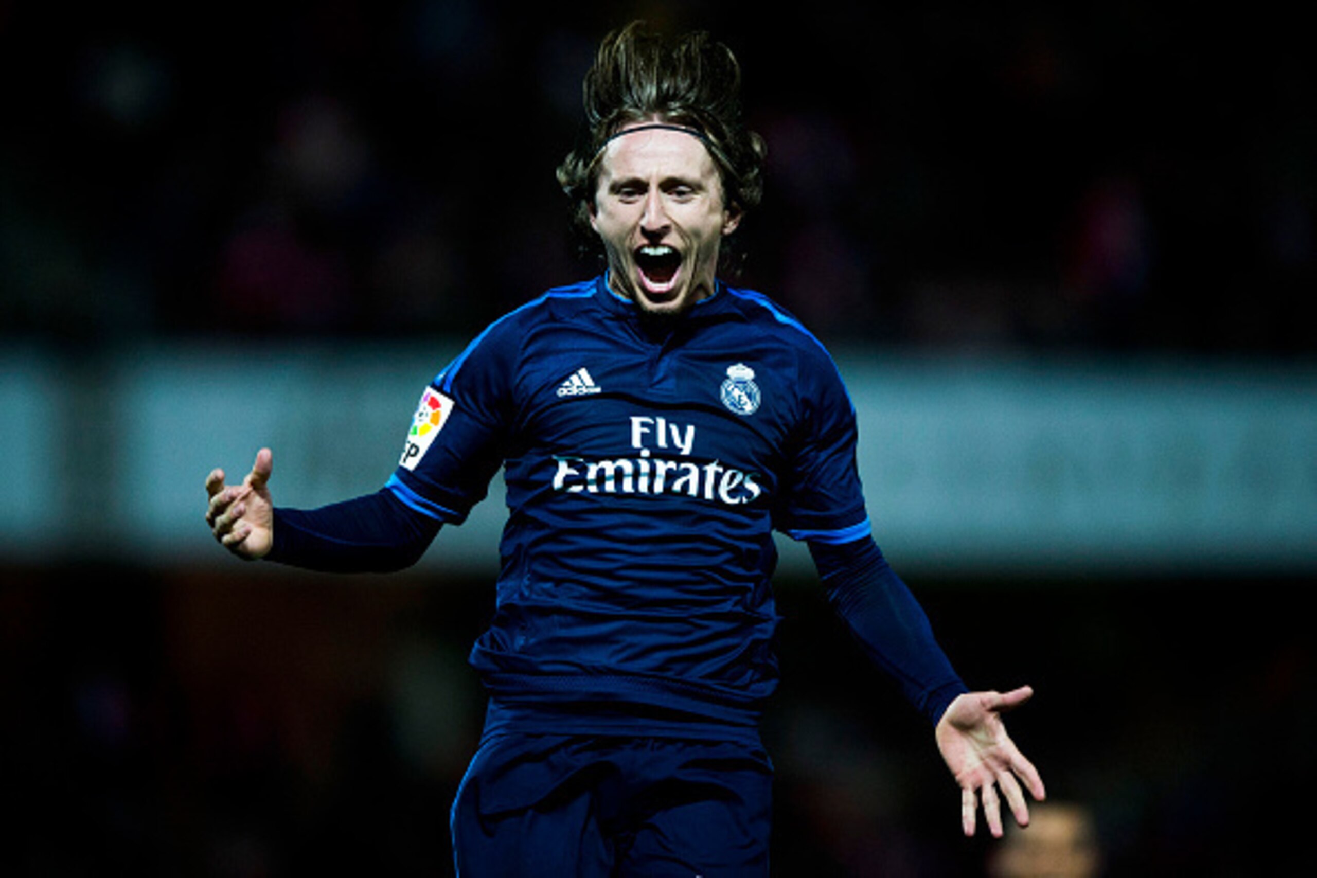 GRANADA, SPAIN - FEBRUARY 07: Luka Modric of Real Madrid CF celebrates scoring their second goal during the La Liga match between Granada CF and Real Madrid CF at Estadio Nuevo Los Carmenes on February 7, 2016 in Granada, Spain.  (Photo by Gonzalo Arroyo 