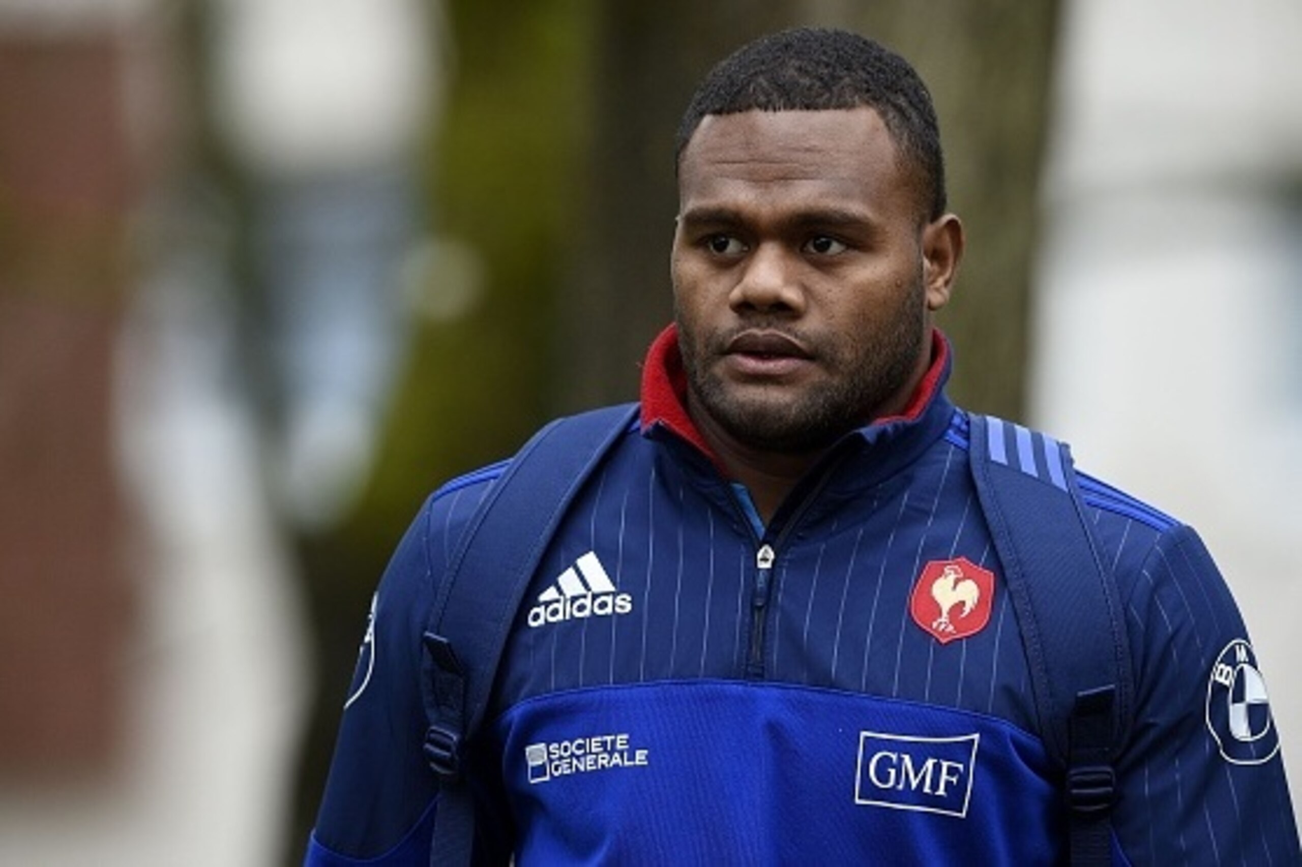 Frances left wing Virimi Vakatawa arrives for a training session in Marcoussis, south of Paris, on February 9, 2016, ahead of the Six Nations international rugby union match between France and Irland.  / AFP / FRANCK FIFE        (Photo credit should read 