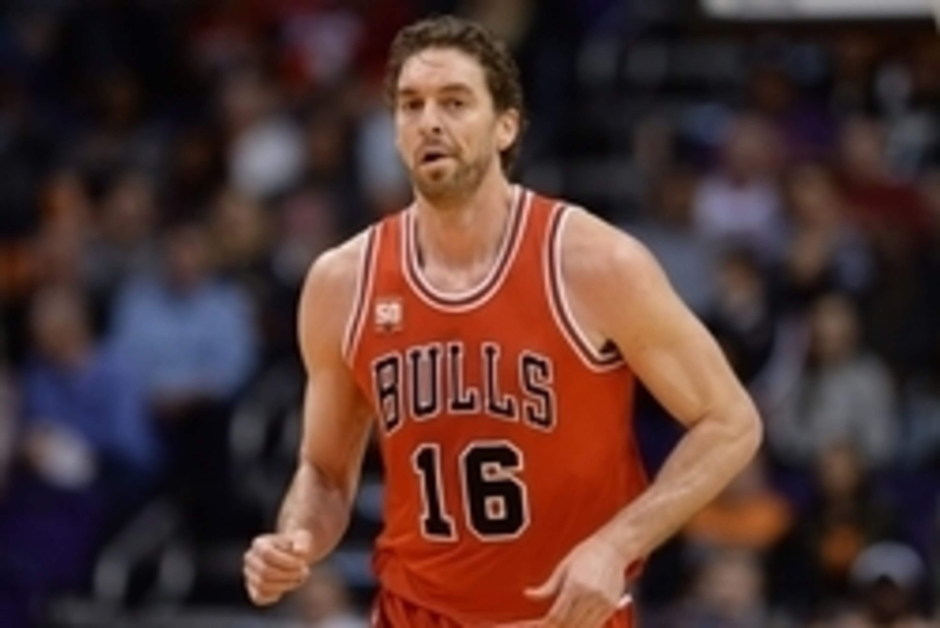 Nov 18, 2015; Phoenix, AZ, USA; Chicago Bulls center Pau Gasol (16) runs up the court in the game against the Phoenix Suns at Talking Stick Resort Arena. The Bulls won 103-97. Mandatory Credit: Jennifer Stewart-USA TODAY Sports Nov 18, 2015; Phoenix, AZ, USA; Chicago Bulls center Pau Gasol (16) runs up the court in the game against the Phoenix Suns at Talking Stick Resort Arena. The Bulls won 103-97. Mandatory Credit: Jennifer Stewart-USA TODAY Sports
