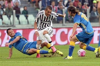 Pereyra's return from injury gives Allegri options at trequartista.