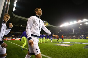 LONDON, ENGLAND - NOVEMBER 05:  Captain Jan Vertonghen of Spurs leads out his team prior to kickoff during the UEFA Europa League Group J match between Tottenham Hotspur FC and RSC Anderlecht at White Hart Lane on November 5, 2015 in London, United Kingdo