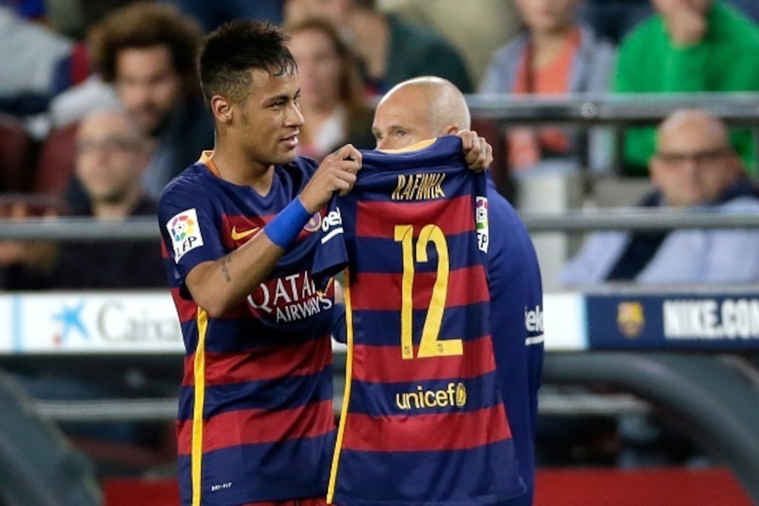 Neymar da Silva Santos Junior of FC Barcelona with shirt of Rafinha Rafael Alcantara of FC Barcelona during the Primera Division match between FC Barcelona and Levante UD on September 20, 2015 at Camp Nou stadium in Barcelona, Spain.(Photo by VI Images vi Neymar da Silva Santos Junior of FC Barcelona with shirt of Rafinha Rafael Alcantara of FC Barcelona during the Primera Division match between FC Barcelona and Levante UD on September 20, 2015 at Camp Nou stadium in Barcelona, Spain.(Photo by VI Images vi