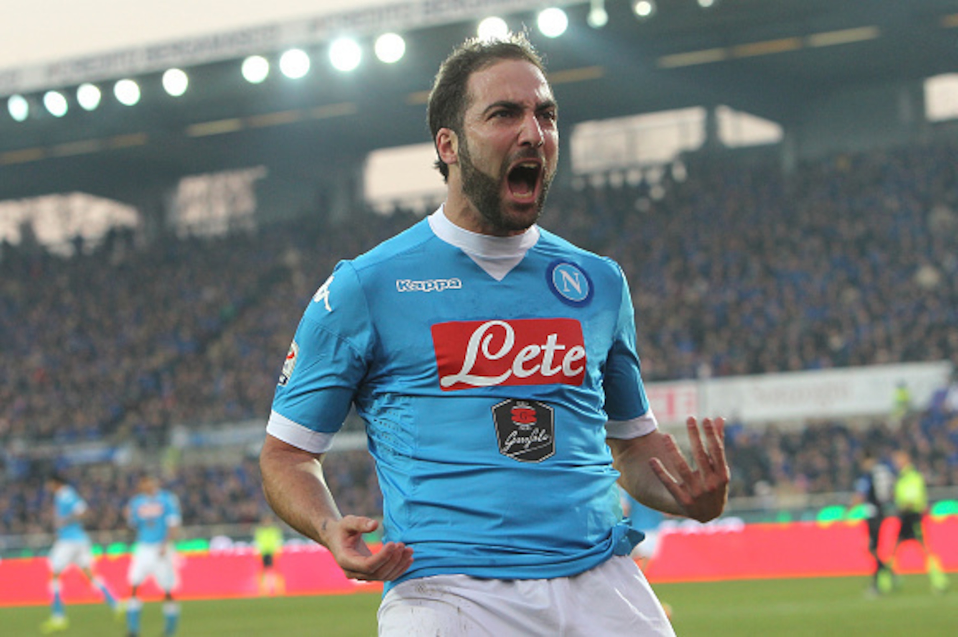 BERGAMO, ITALY - DECEMBER 20:  Gonzalo Higuain of SSC Napoli celebrates his goal during the Serie A match between Atalanta BC and SSC Napoli at Stadio Atleti Azzurri d'Italia on December 20, 2015 in Bergamo, Italy.  (Photo by Marco Luzzani/Getty Images)