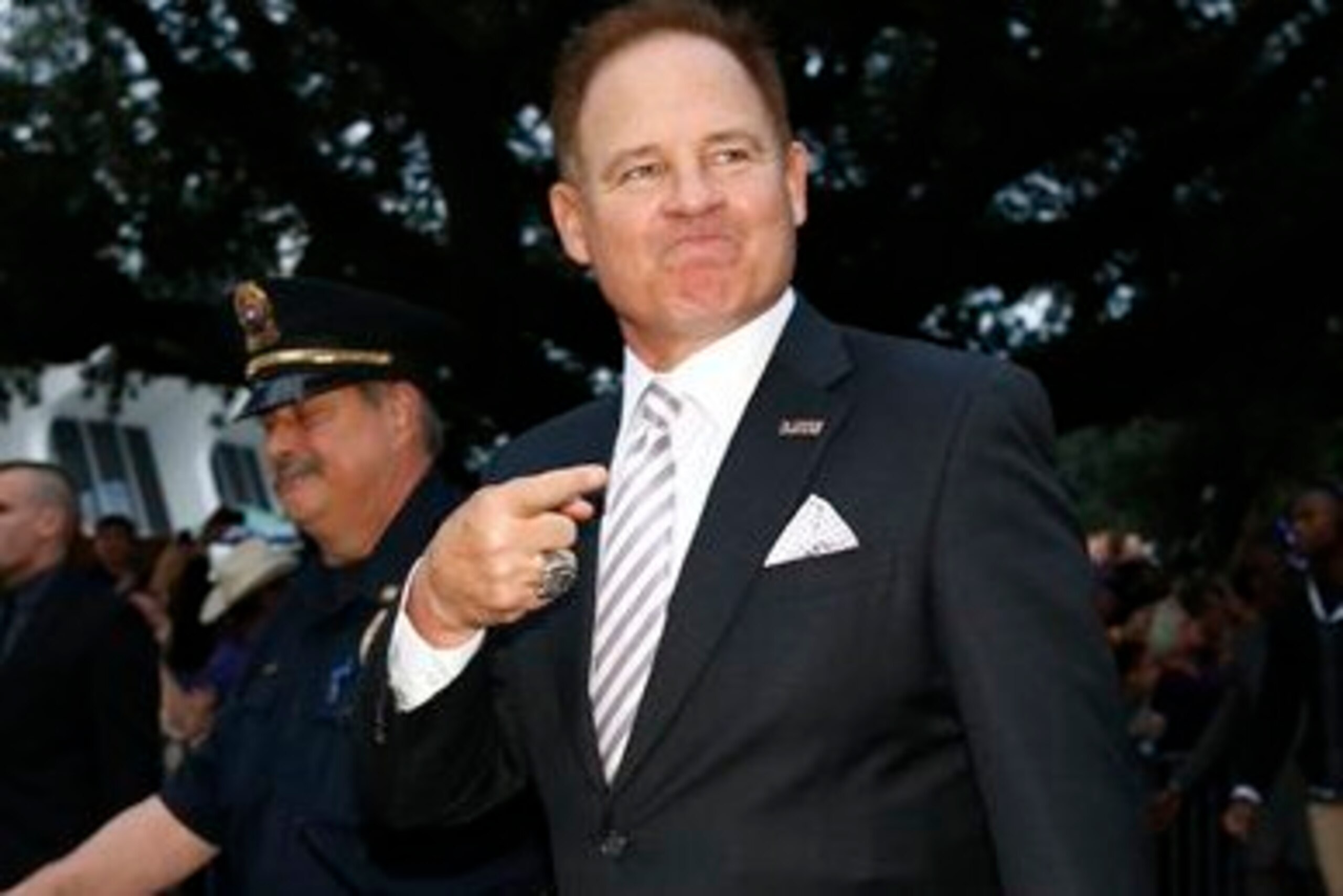 LSU head coach Les Miles