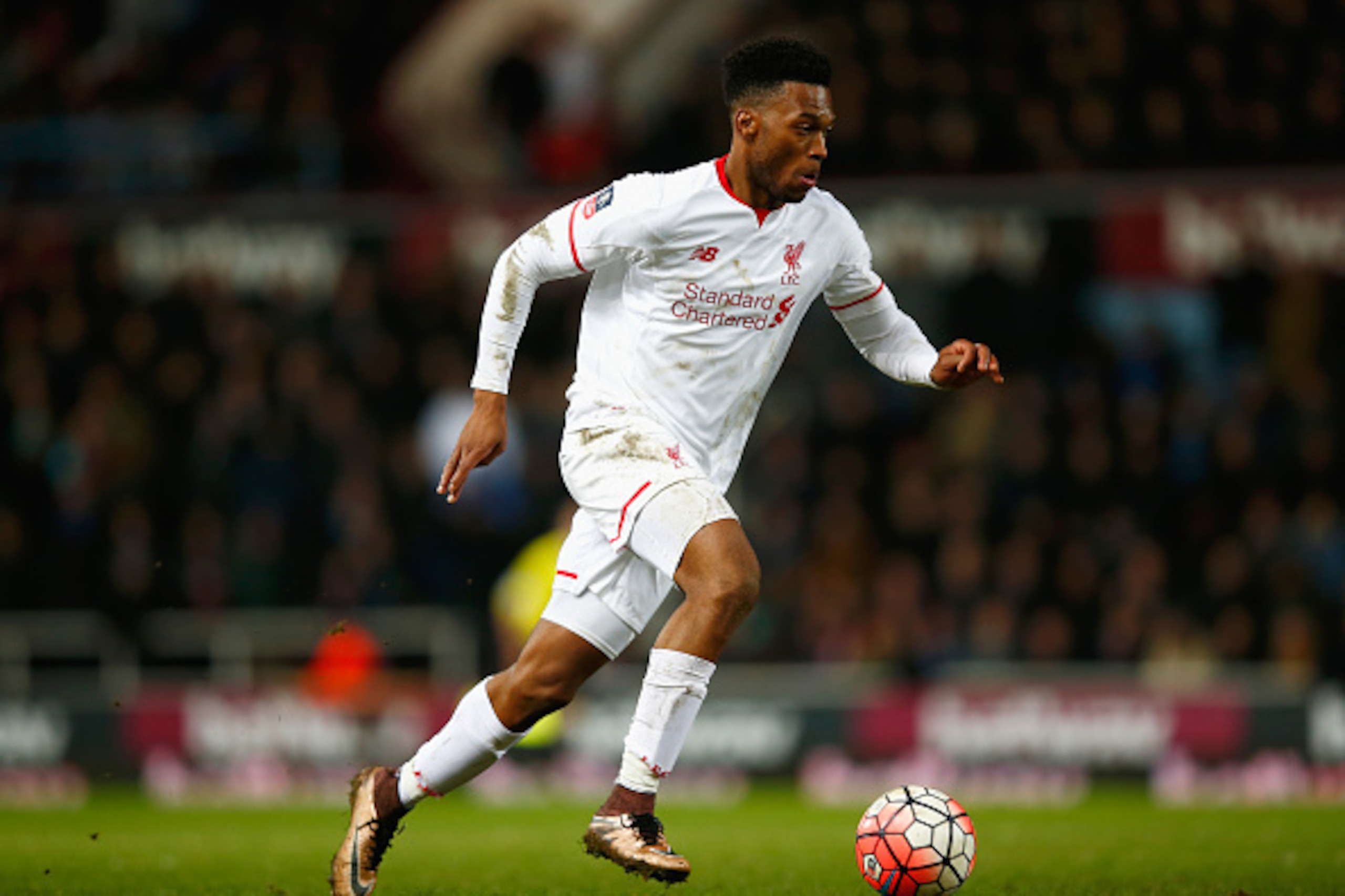 LONDON, ENGLAND - FEBRUARY 09:  Daniel Sturridge of Liverpool in action during the Emirates FA Cup Fourth Round Replay match between West Ham United and Liverpool at Boleyn Ground on February 9, 2016 in London, England.  (Photo by Clive Rose/Getty Images)