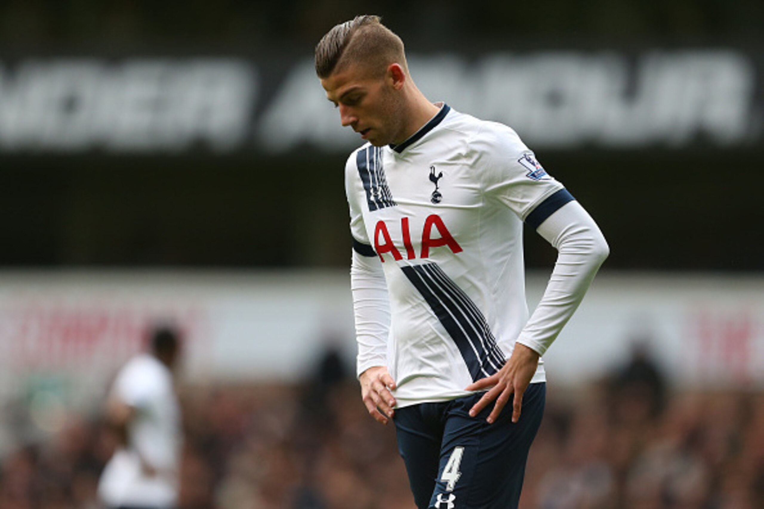 LONDON, ENGLAND - NOVEMBER 29:  Toby Alderweireld of Tottenham Hotspur during the Barclays Premier League match between Tottenham Hotspur and Chelsea at White Hart Lane on November 29, 2015 in London, England.  (Photo by Catherine Ivill - AMA/Getty Images