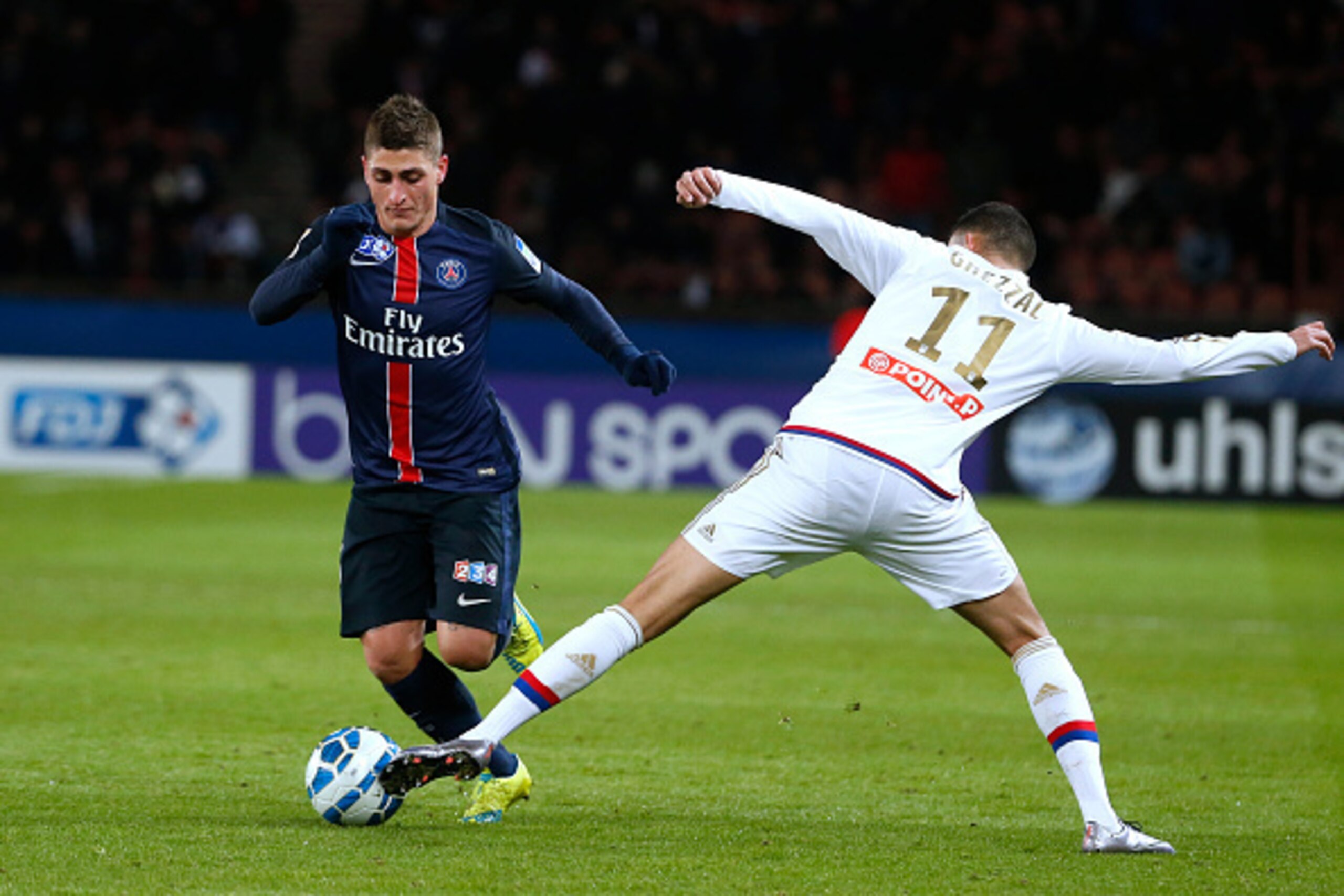 Paris Saint-Germain's Italian midfielder Marco Verratti controls the ball during the French League Cup quarter final football match between Paris Saint-Germain (PSG) and Lyon (OL) on January 13, 2016 at the Parc des Princes stadium, in Paris. AFP PHOTO / Paris Saint-Germain's Italian midfielder Marco Verratti controls the ball during the French League Cup quarter final football match between Paris Saint-Germain (PSG) and Lyon (OL) on January 13, 2016 at the Parc des Princes stadium, in Paris. AFP PHOTO /