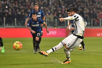 TURIN, ITALY - JANUARY 27:  Alvaro Morata of Juventus FC scores the opening goal from the penalty spot during the TIM Cup match between Juventus FC and FC Internazionale Milano at Juventus Arena on January 27, 2016 in Turin, Italy.  (Photo by Valerio Penn