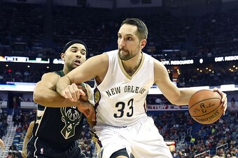 NEW ORLEANS, LA - JANUARY 23:  Ryan Anderson #33 of the New Orleans Pelicans works against Jerryd Bayless #19 of the Milwaukee Bucks during the first half of a game at the Smoothie King Center on January 23, 2016 in New Orleans, Louisiana. NOTE TO USER: U