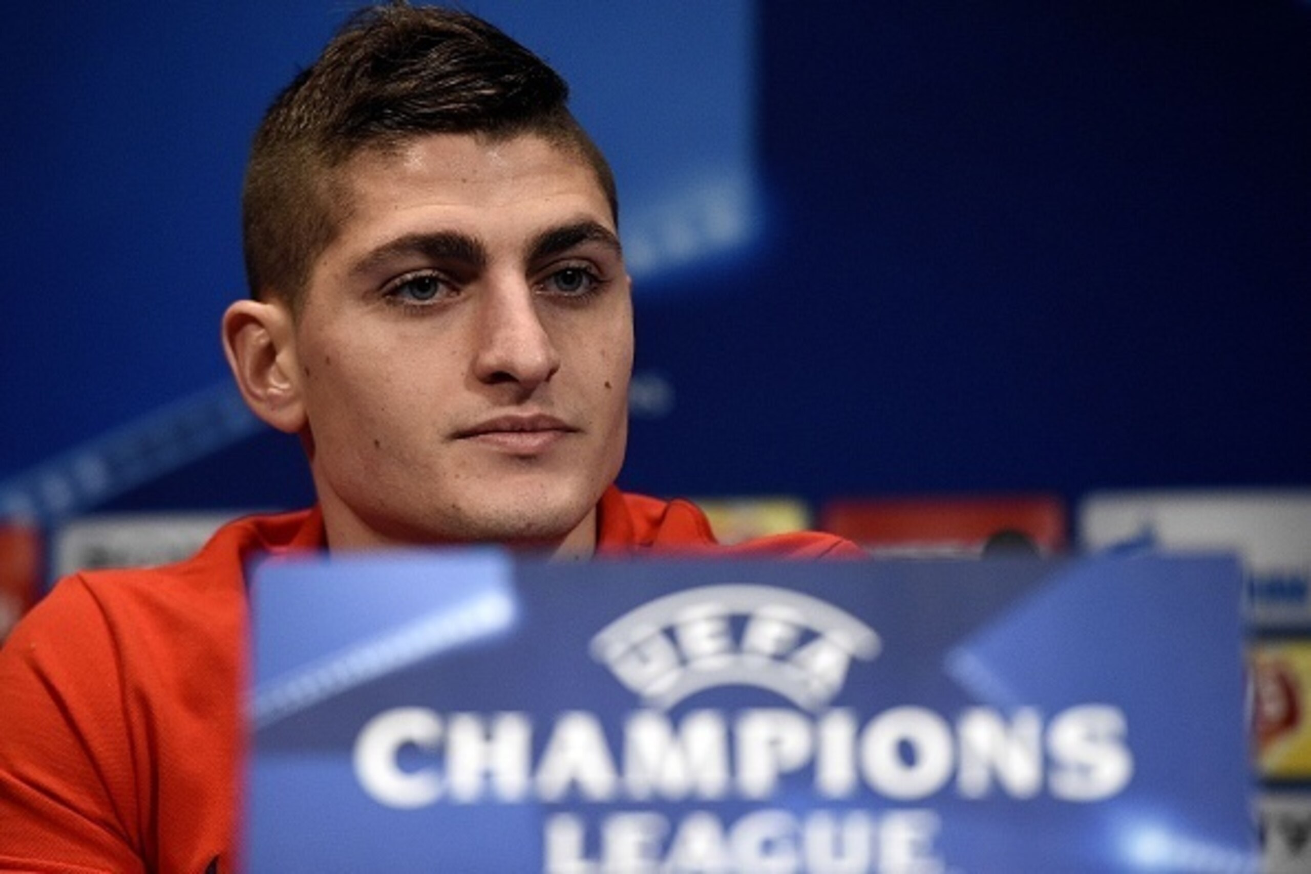 Paris Saint-Germain's Italian midfielder Marco Verratti gives a press conference on the eve of the team's UEFA Champions League football match against Chelsea, on February 15, 2016 at the Parc des Princes stadium in Paris. / AFP / FRANCK FIFE (Phot Paris Saint-Germain's Italian midfielder Marco Verratti gives a press conference on the eve of the team's UEFA Champions League football match against Chelsea, on February 15, 2016 at the Parc des Princes stadium in Paris. / AFP / FRANCK FIFE (Phot