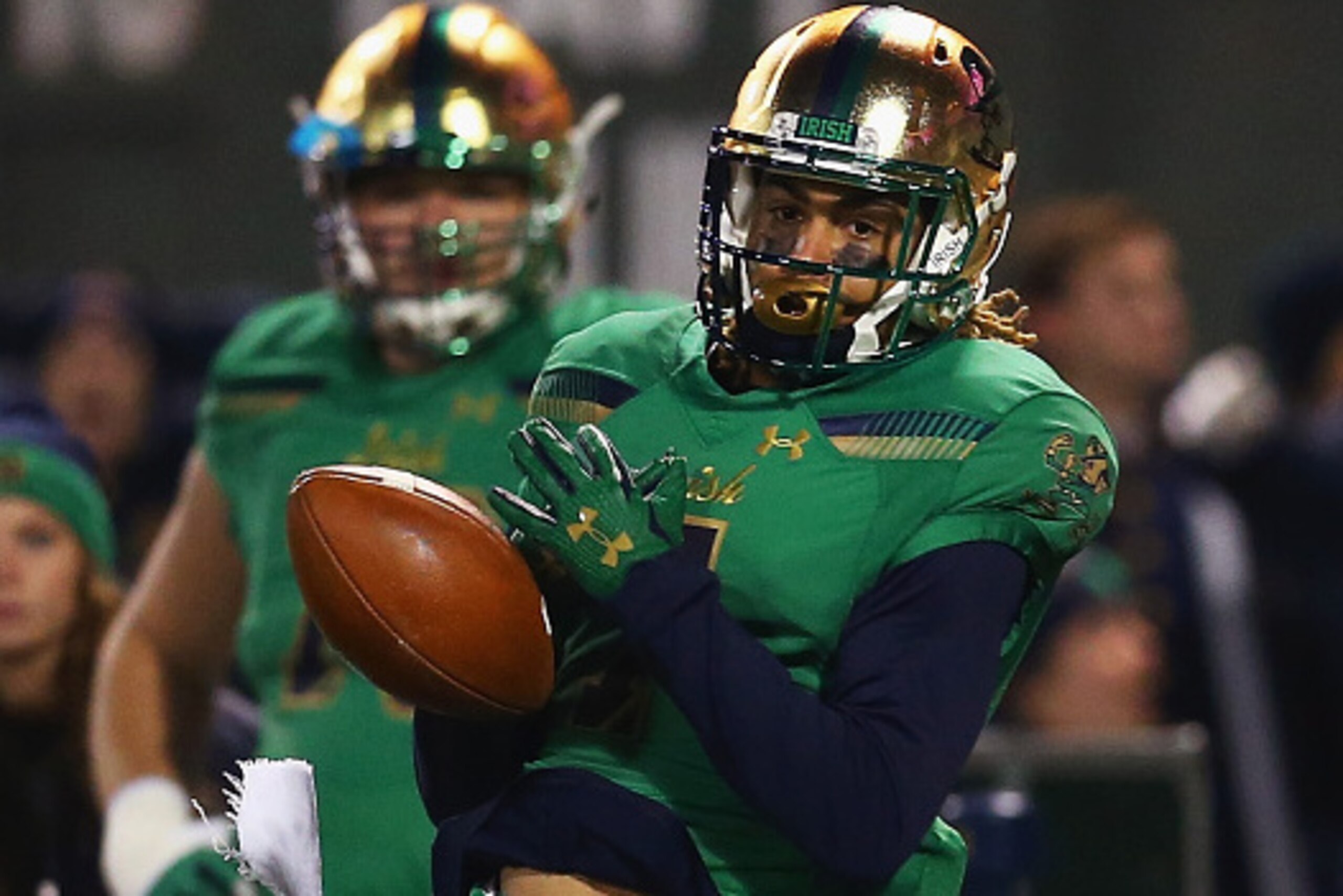 BOSTON, MA - NOVEMBER 21:  Will Fuller #7 of the Notre Dame Fighting Irish misses a pass from DeShone Kizer #14 during the second half against the Boston College Eagles at Fenway Park on November 21, 2015 in Boston, Massachusetts. The Fighting Irish defea