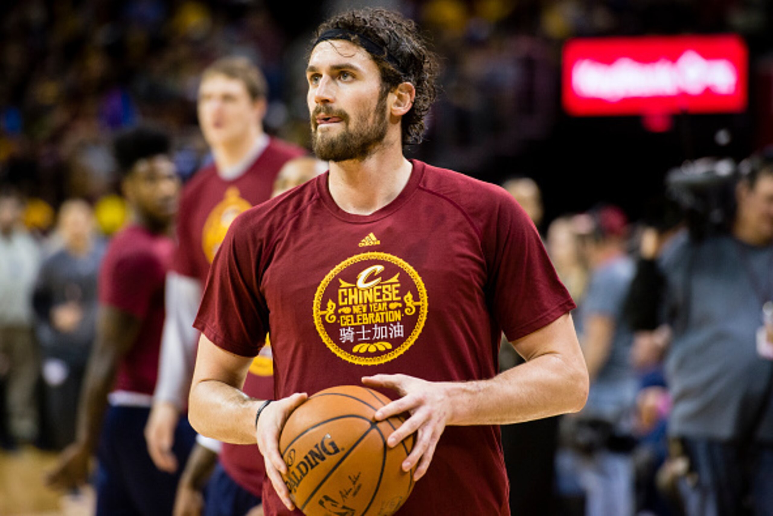 CLEVELAND, OH - FEBRUARY 8: Kevin Love #0 of the Cleveland Cavaliers warmup on the court prior to the game against the Sacramento Kings at Quicken Loans Arena on February 8, 2016 in Cleveland, Ohio. The Cavaliers defeated the Kings 120-100. NOTE TO USER: 