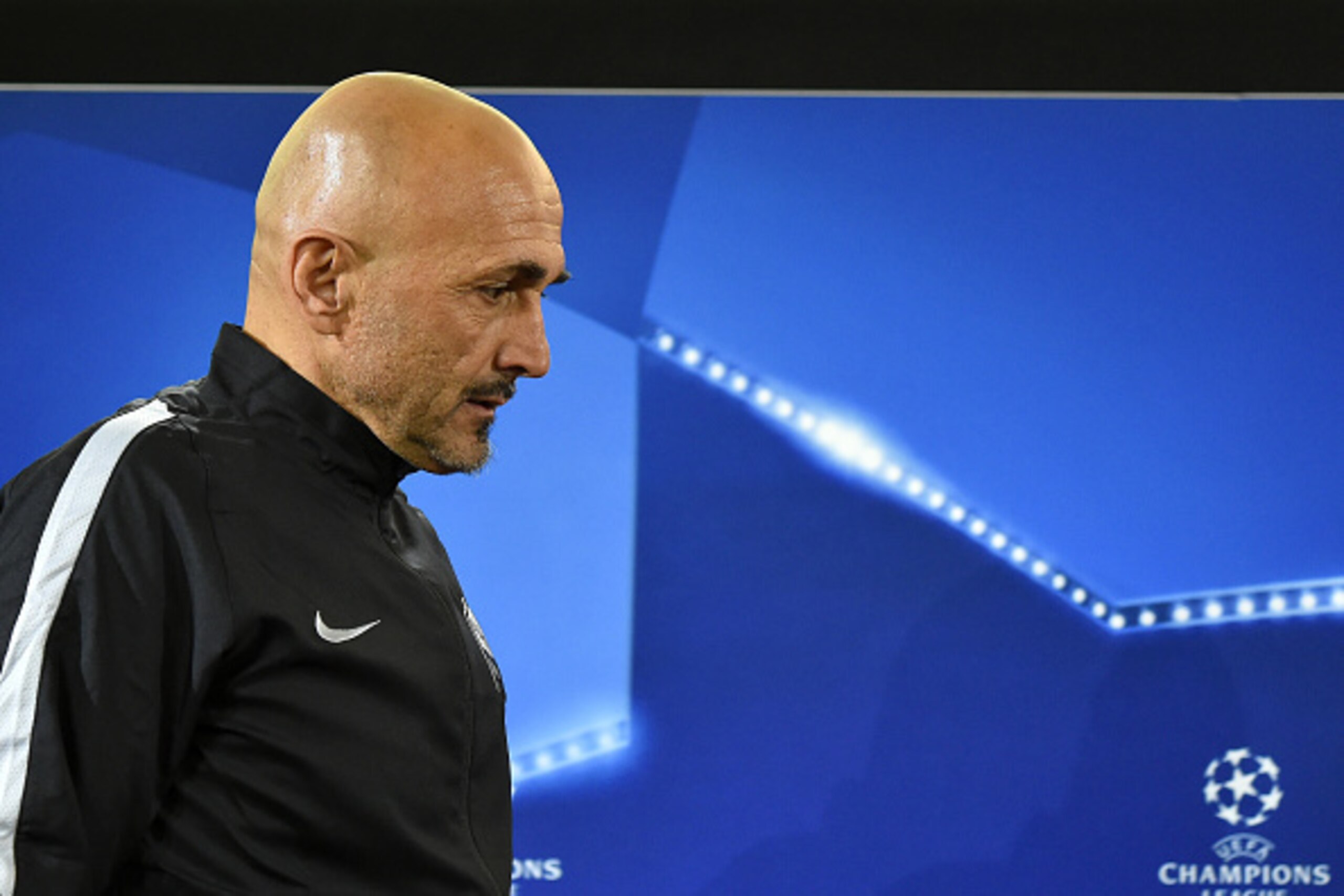 AS Roma's head coach Luciano Spalletti attends a press conference on February 16, 2016 at Roma's training camp in Trigoria , in the outskirts of Rome, on the eve of the round of sixteen UEFA Champions League football match As Roma vs Real Madrid.  / AFP /