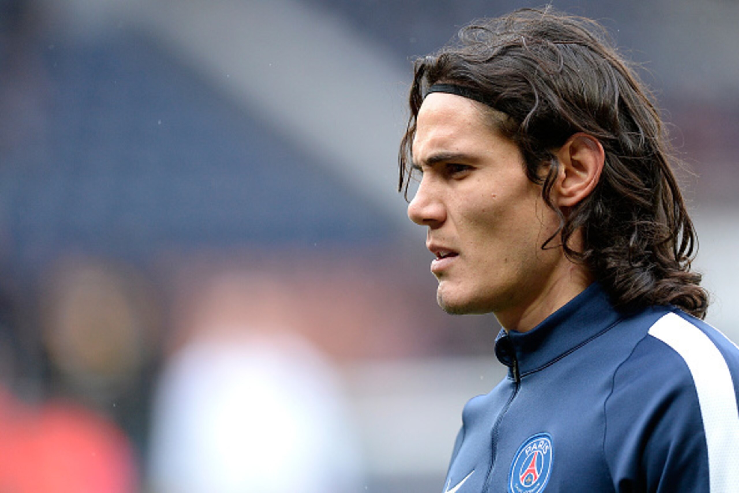 PARIS, FRANCE - FEBRUARY 13: Edinson Cavani of Paris Saint-Germain reacts during warmup before the Ligue 1 game between Paris Saint-Germain and Lille OSC at Parc des Princes on February 13, 2016 in Paris, France. (Photo by Aurelien Meunier/Getty Images) PARIS, FRANCE - FEBRUARY 13: Edinson Cavani of Paris Saint-Germain reacts during warmup before the Ligue 1 game between Paris Saint-Germain and Lille OSC at Parc des Princes on February 13, 2016 in Paris, France. (Photo by Aurelien Meunier/Getty Images)