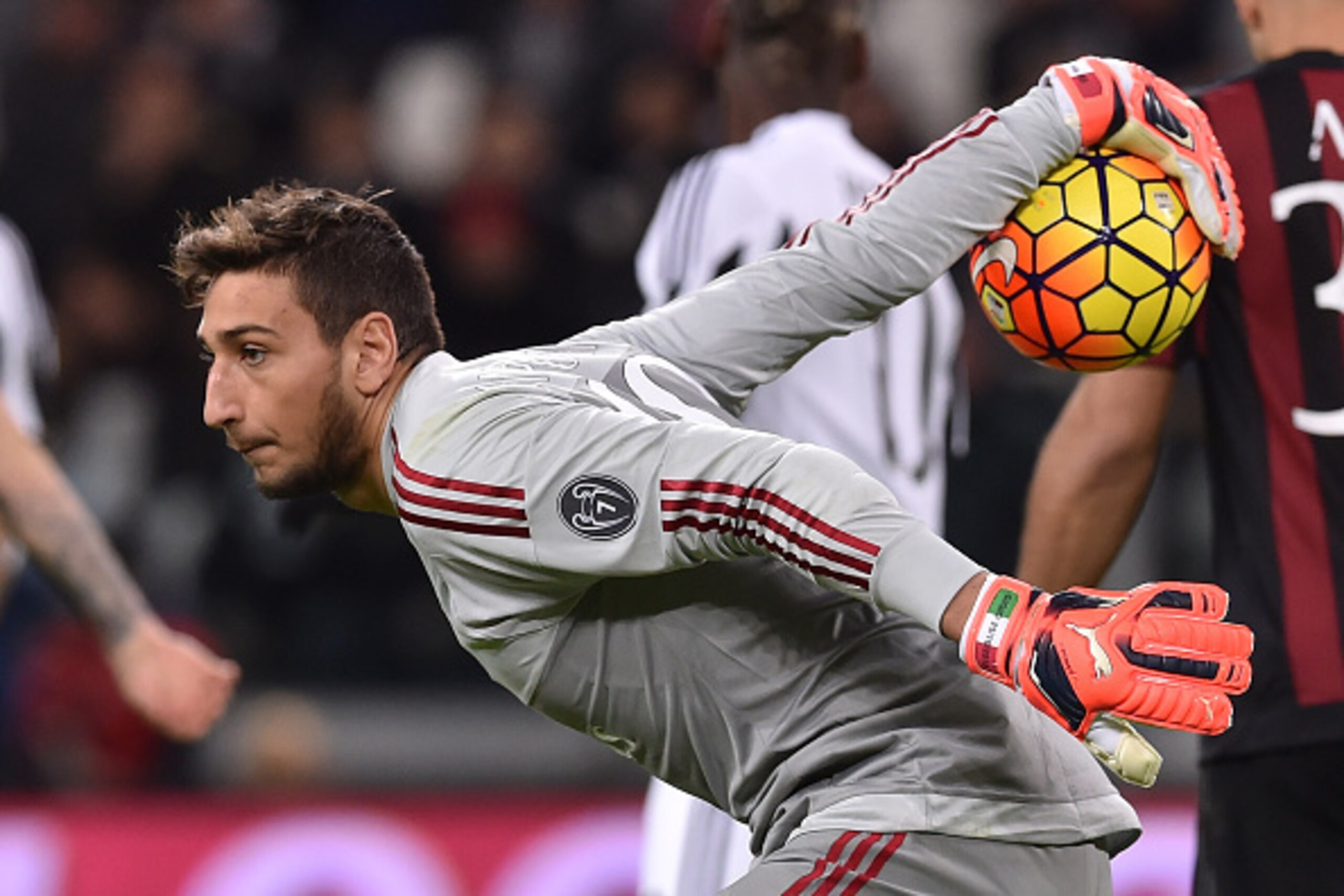 TURIN, ITALY - NOVEMBER 21:  Gianluigi Donnarumma of AC Milan in action during the Serie A match between Juventus FC and AC Milan at Juventus Arena on November 21, 2015 in Turin, Italy.  (Photo by Valerio Pennicino/Getty Images)
