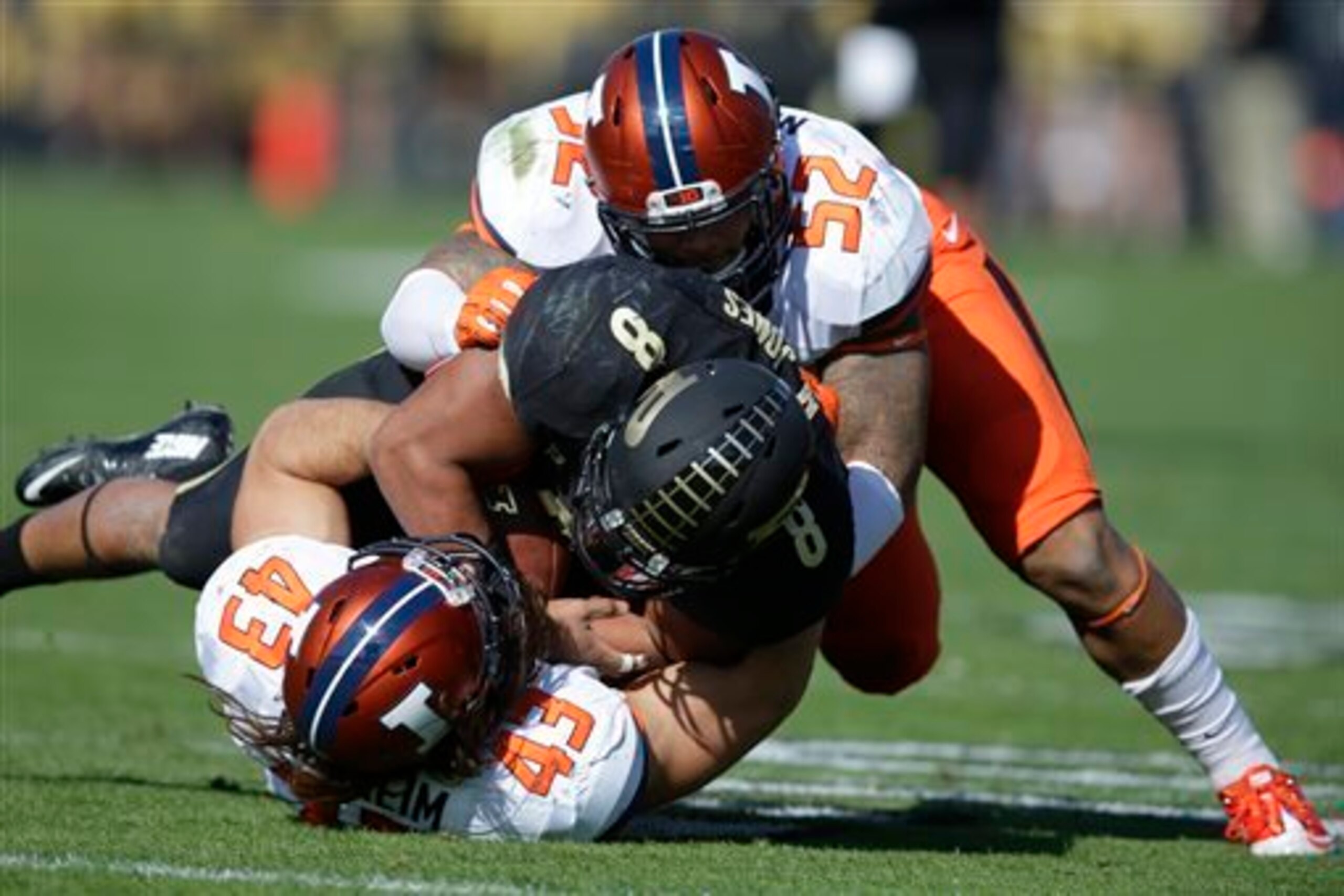 Former Illinois LB T.J. Neal (above) Former Illinois LB T.J. Neal (above)