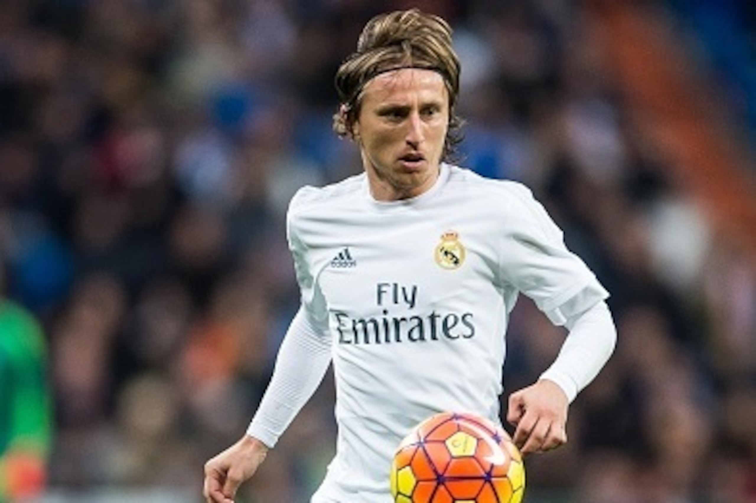 MADRID, SPAIN - DECEMBER 30:  Luka Modric of Real Madrid CF in action during the Real Madrid CF vs Real Sociedad match as part of the Liga BBVA 2015-2016 at the Estadio Santiago Bernabeu on December 30, 2015 in Madrid, Spain.  (Photo by Aitor Alcalde/Powe