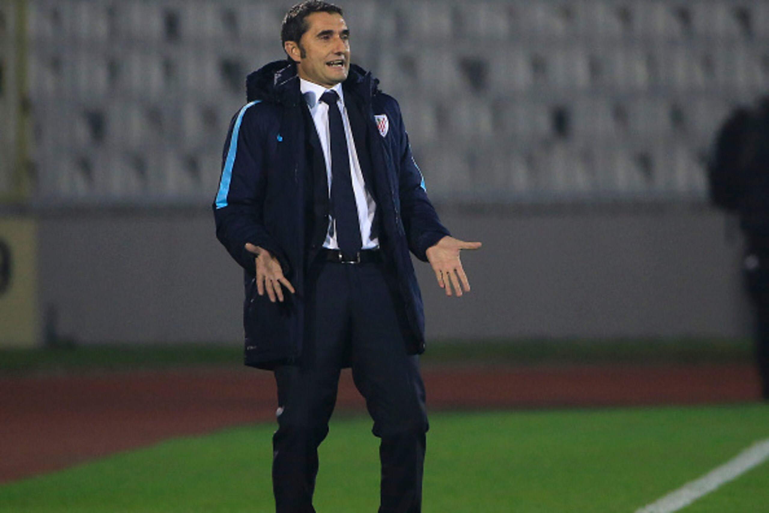 BELGRADE, SERBIA - OCTOBER 22: Head coach Ernesto Valverde of Athletic Club reacts during the UEFA Europa League match between FK Partizan v Athletic Club at Stadium FK Partizan on October 22, 2015 in Belgrade, Serbia. (Photo by Srdjan Stevanovic/Getty BELGRADE, SERBIA - OCTOBER 22: Head coach Ernesto Valverde of Athletic Club reacts during the UEFA Europa League match between FK Partizan v Athletic Club at Stadium FK Partizan on October 22, 2015 in Belgrade, Serbia. (Photo by Srdjan Stevanovic/Getty