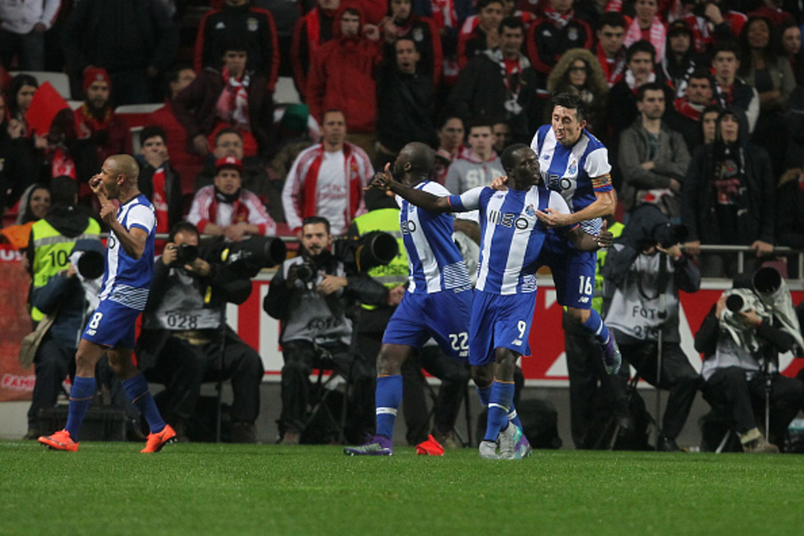 LISBON, PORTUGAL - FEBRUARY 12: Porto's forward Vincent Aboubakar celebrates scoring Porto's second goal with his team mates during the match between SL Benfica and FC Porto for the portuguese Primeira Liga at Estadio da Luz on February 12, 2016 in Lisbon