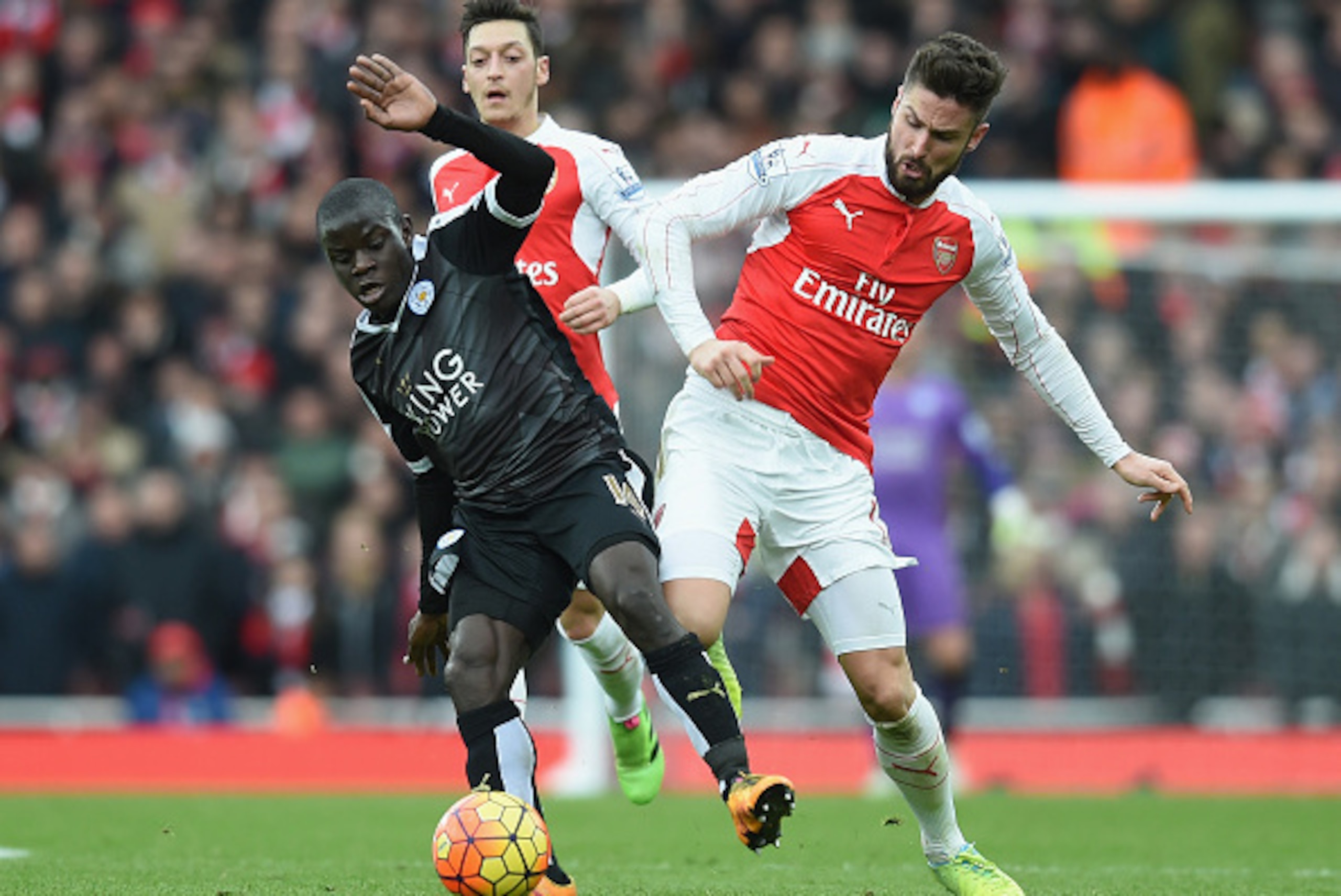 LONDON, ENGLAND - FEBRUARY 14: N'golo Kante of Leicester City and Olivier Giroud of Arsenal in action during the Barclays Premier League match between Arsenal and Leicester City at the Emirates Stadium. (Photo by Michael Regan/Getty Images) LONDON, ENGLAND - FEBRUARY 14: N'golo Kante of Leicester City and Olivier Giroud of Arsenal in action during the Barclays Premier League match between Arsenal and Leicester City at the Emirates Stadium. (Photo by Michael Regan/Getty Images)
