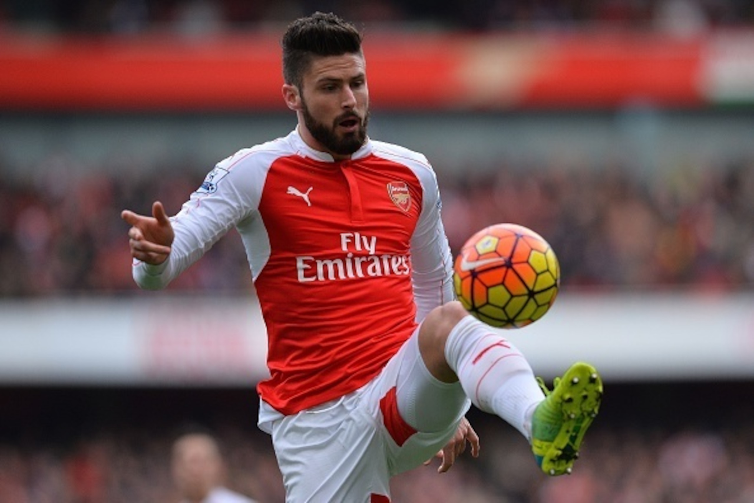 Arsenal's French striker Olivier Giroud controls the ballduring the English Premier League football match between Arsenal and Leicester at the Emirates Stadium in London on February 14, 2016. / AFP / GLYN KIRK / RESTRICTED TO EDITORIAL USE. No use with u Arsenal's French striker Olivier Giroud controls the ballduring the English Premier League football match between Arsenal and Leicester at the Emirates Stadium in London on February 14, 2016. / AFP / GLYN KIRK / RESTRICTED TO EDITORIAL USE. No use with u