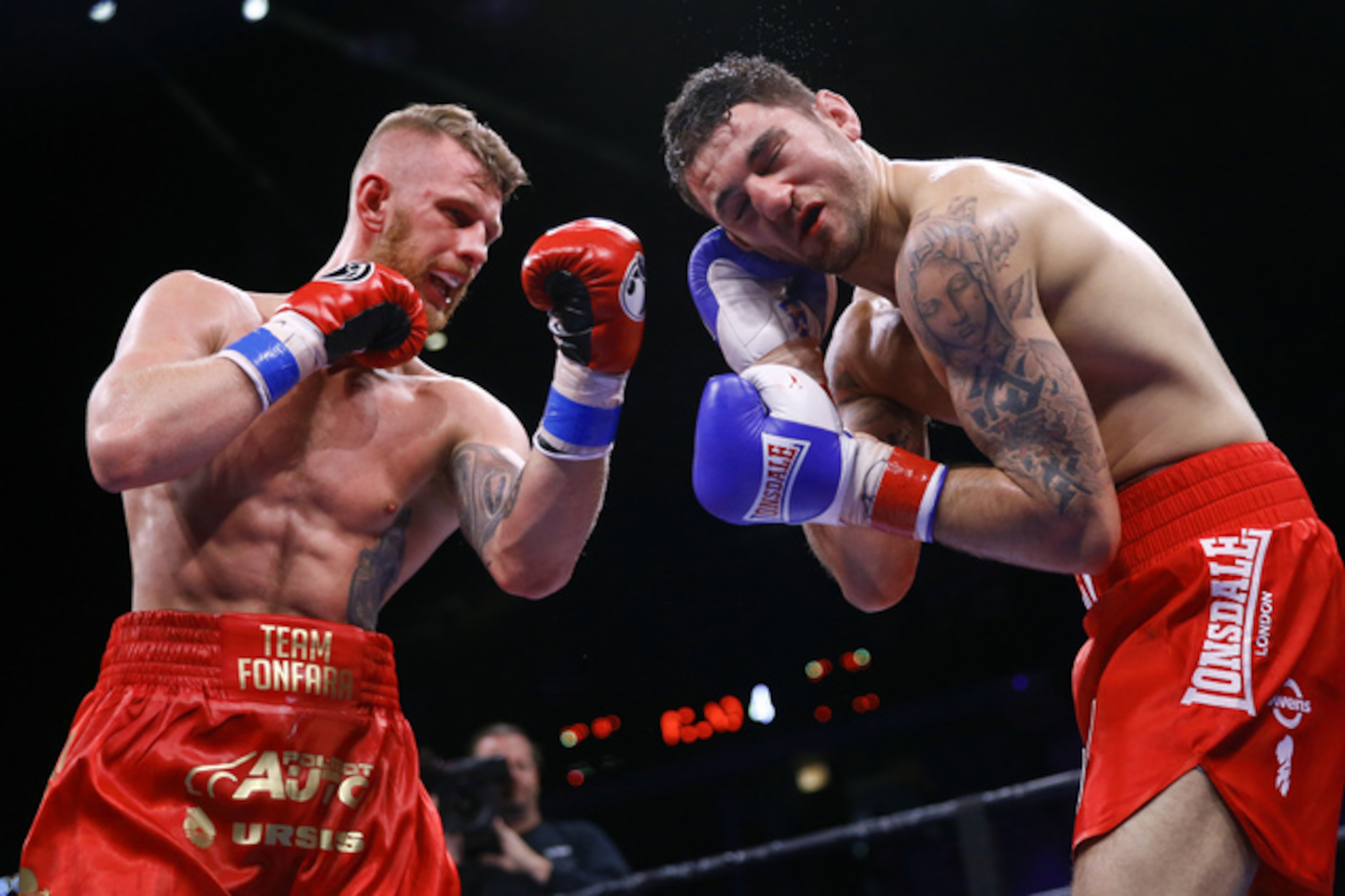 Andrzej Fonfara and Nathan Cleverly served up a war in Chicago.