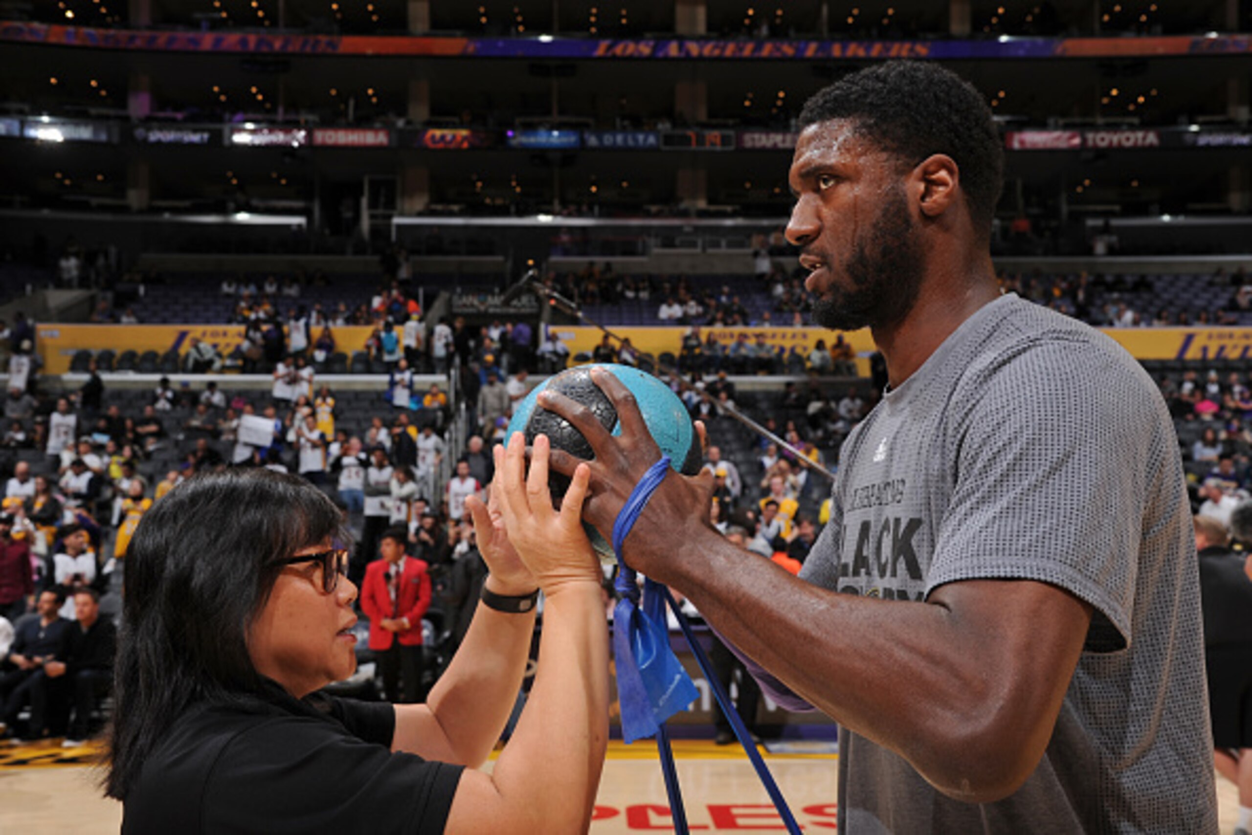 LOS ANGELES, CA - FEBRUARY 2: Roy Hibbert #17 of the Los Angeles Lakers stretches before the game against the Minnesota Timberwolves on February 2, 2016 at STAPLES Center in Los Angeles, California. NOTE TO USER: User expressly acknowledges and agrees th LOS ANGELES, CA - FEBRUARY 2: Roy Hibbert #17 of the Los Angeles Lakers stretches before the game against the Minnesota Timberwolves on February 2, 2016 at STAPLES Center in Los Angeles, California. NOTE TO USER: User expressly acknowledges and agrees th
