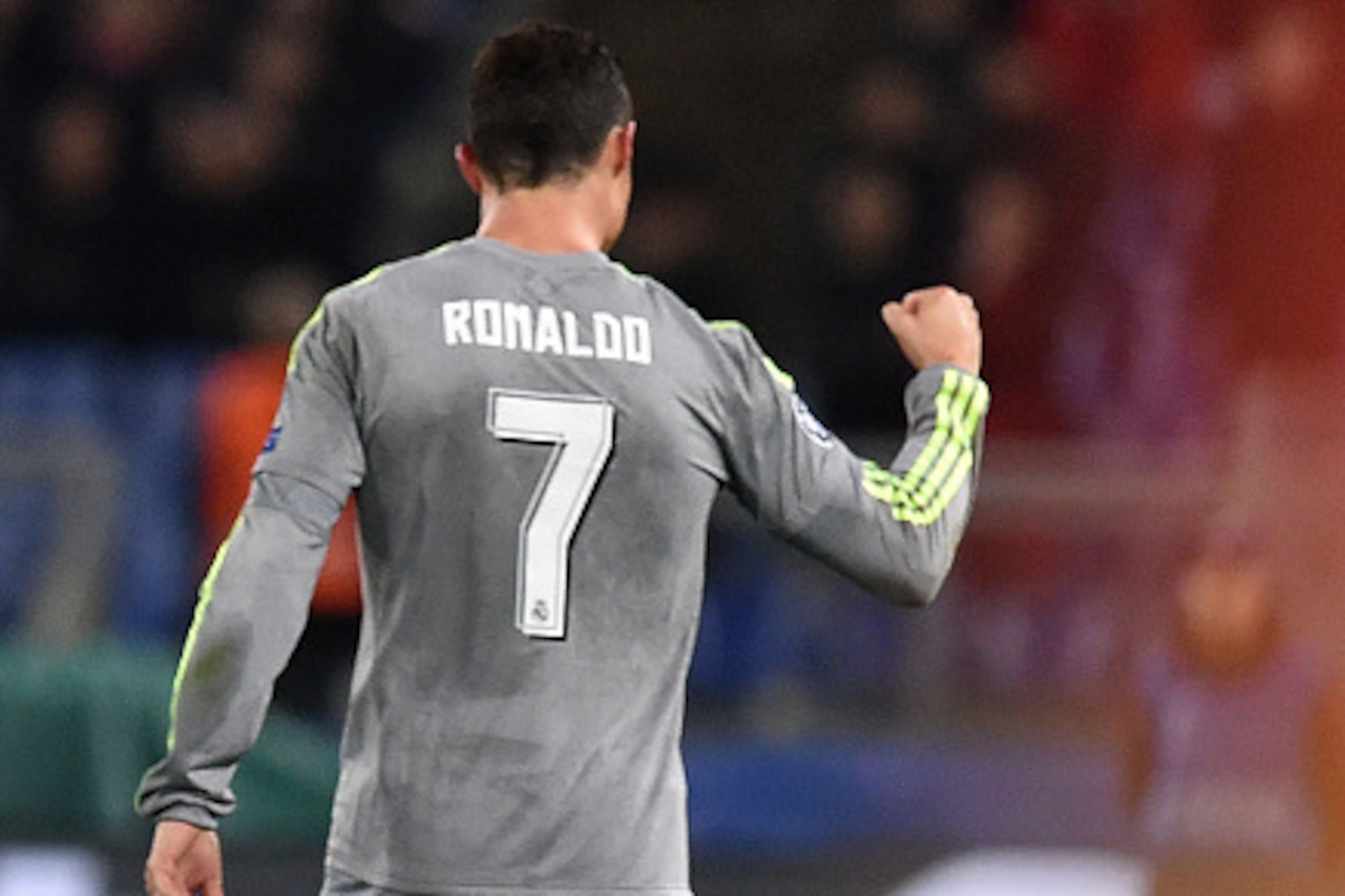 ROME, ITALY - FEBRUARY 17:  Cristiano Ronaldo of Real Madrid CF celebrates after scoring the opening goal during the UEFA Champions League Round of 16 First Leg match between AS Roma and Real Madrid CF at Stadio Olimpico on February 17, 2016 in Rome, Ital