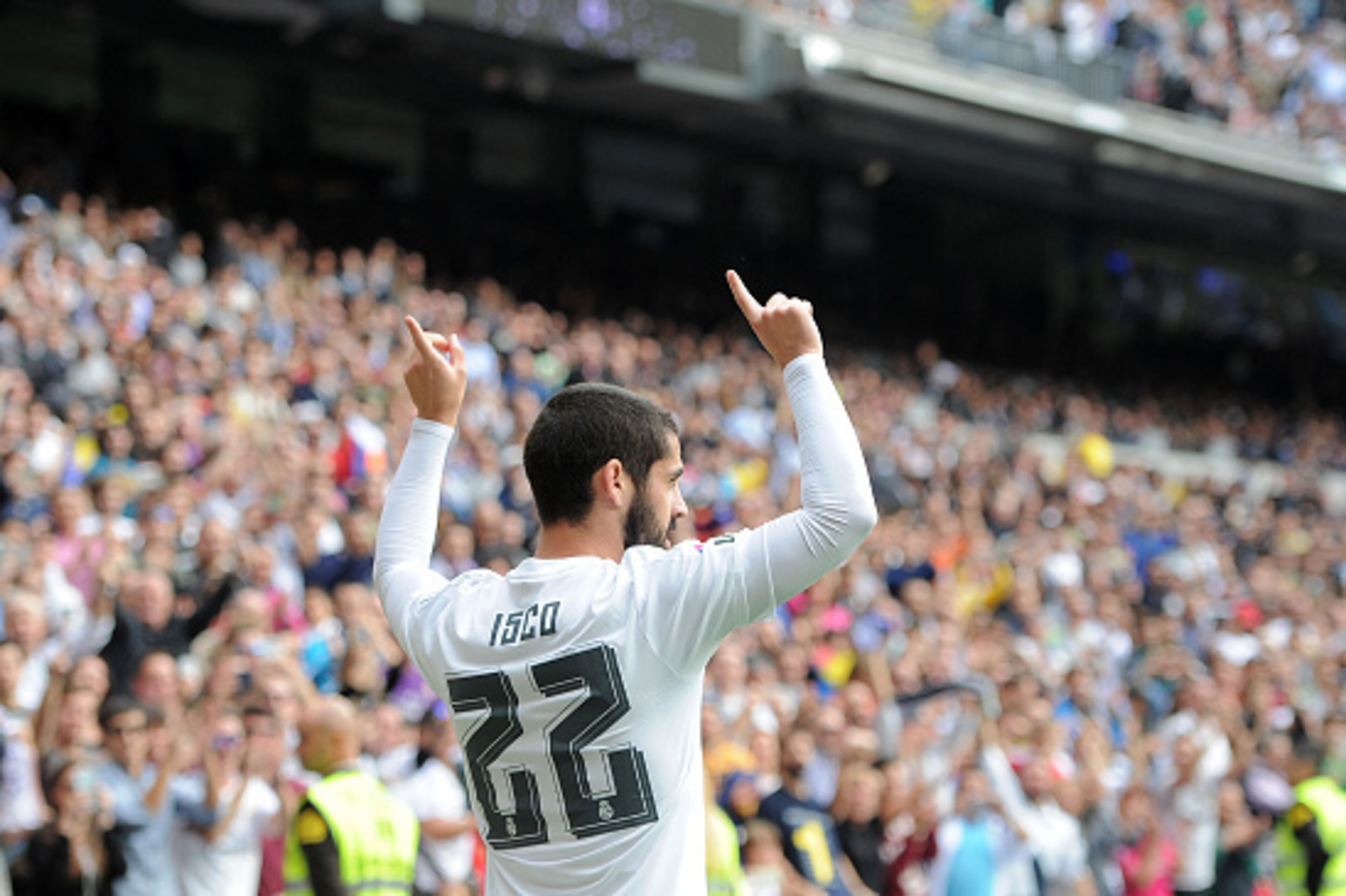MADRID, SPAIN - OCTOBER 31: Isco of Real Madrid celebrates after scoring his team's opening goal during the La Liga match between Real Madrid CF and UD Las Palmas at Estadio Santiago Bernabeu on October 31, 2015 in Madrid, Spain. (Photo by Denis Doyle/G MADRID, SPAIN - OCTOBER 31: Isco of Real Madrid celebrates after scoring his team's opening goal during the La Liga match between Real Madrid CF and UD Las Palmas at Estadio Santiago Bernabeu on October 31, 2015 in Madrid, Spain. (Photo by Denis Doyle/G